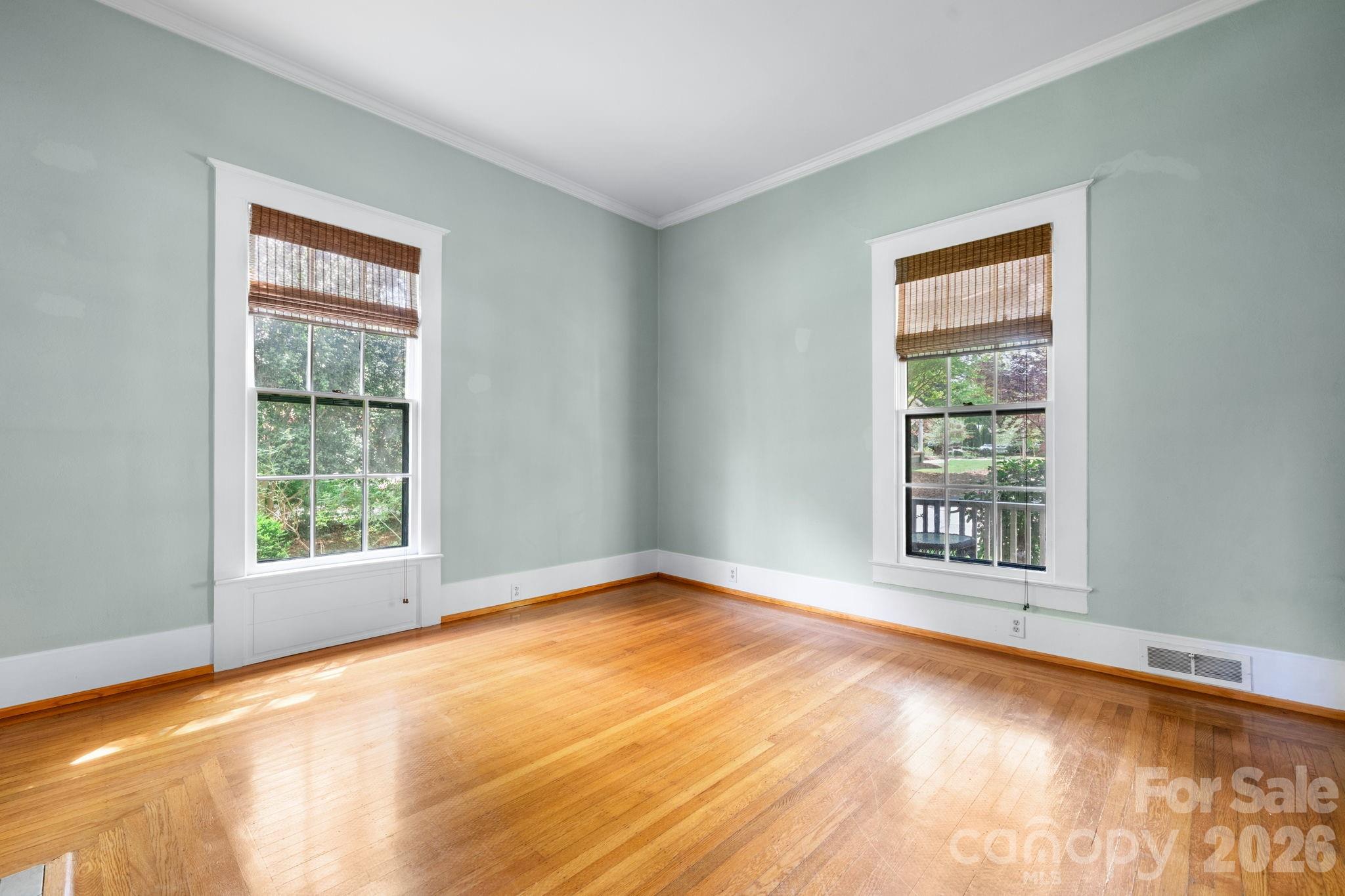 130 N Mulberry Street Property Photo 6