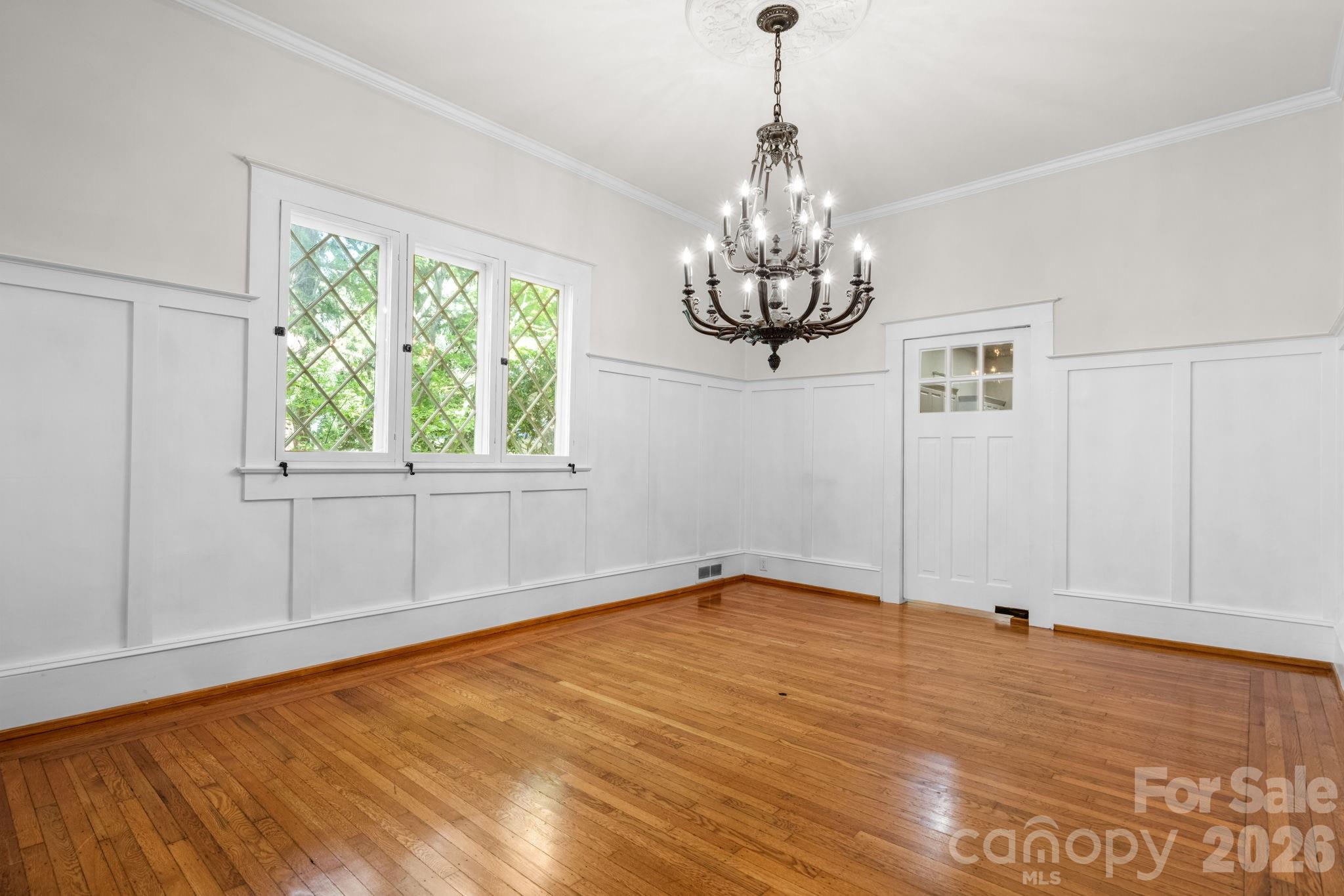 130 N Mulberry Street Property Photo 8