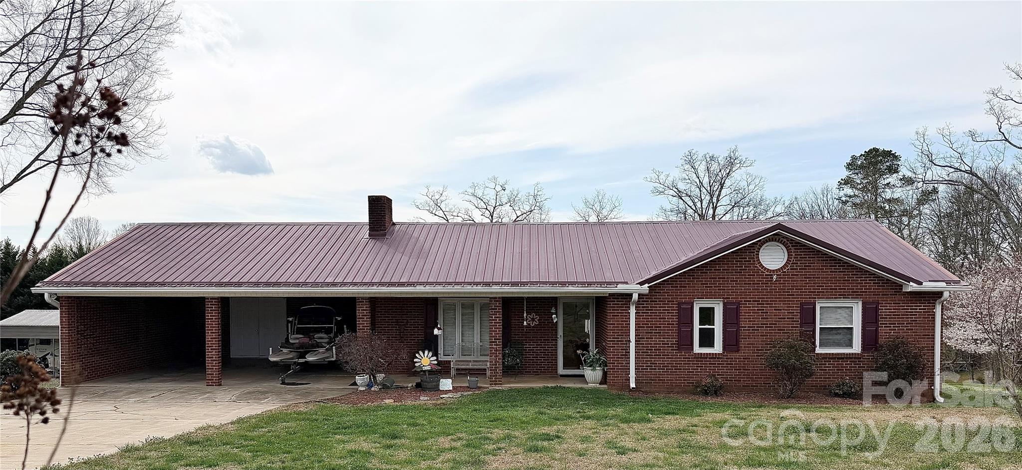 1709 Acorn Avenue Property Photo 1
