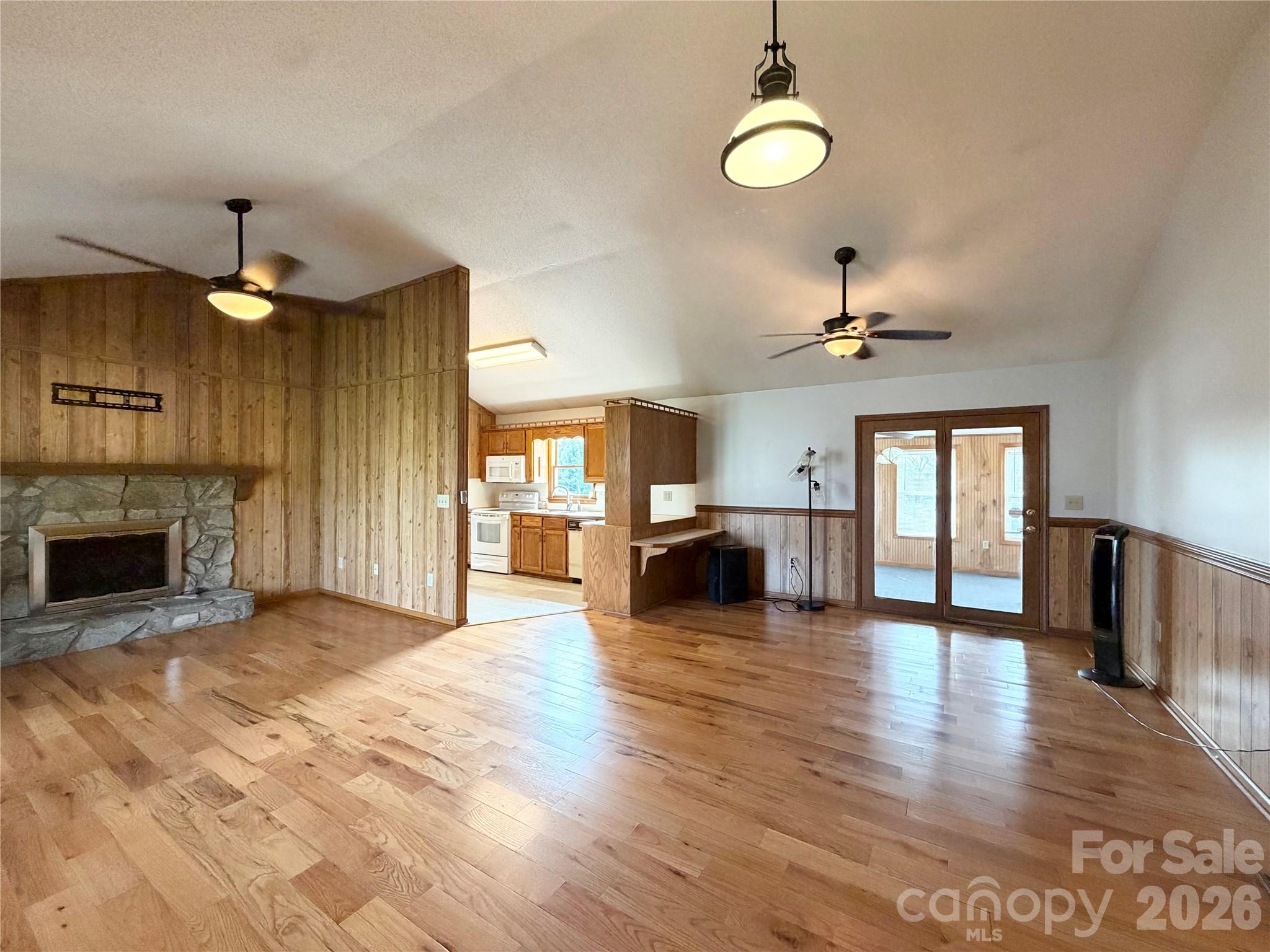1709 Acorn Avenue Property Photo 3
