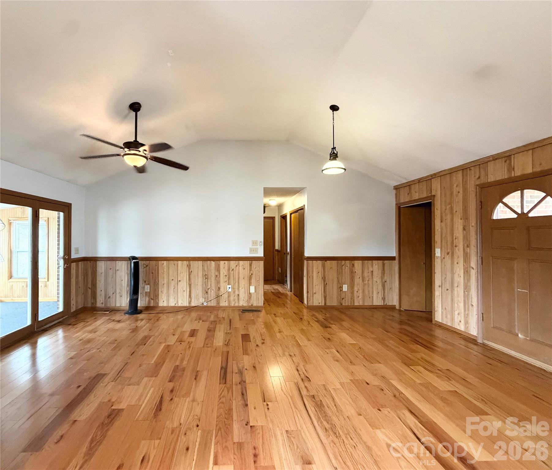 1709 Acorn Avenue Property Photo 7