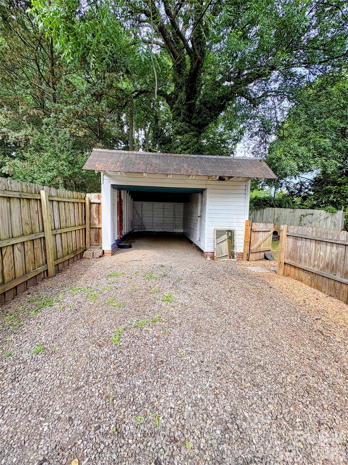 416 S Race Street Property Photo 8