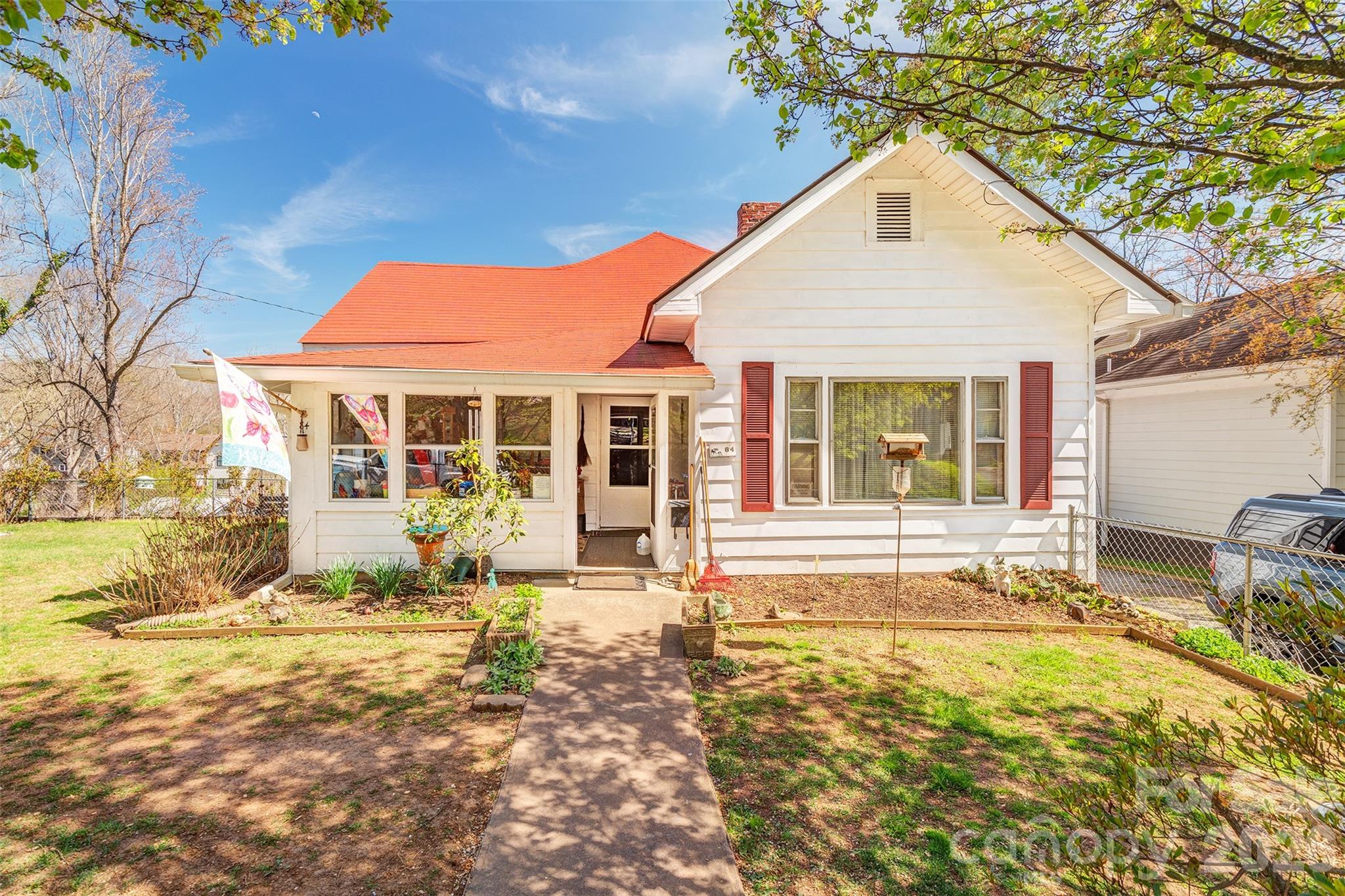 84 Swannanoa Avenue Property Photo 1