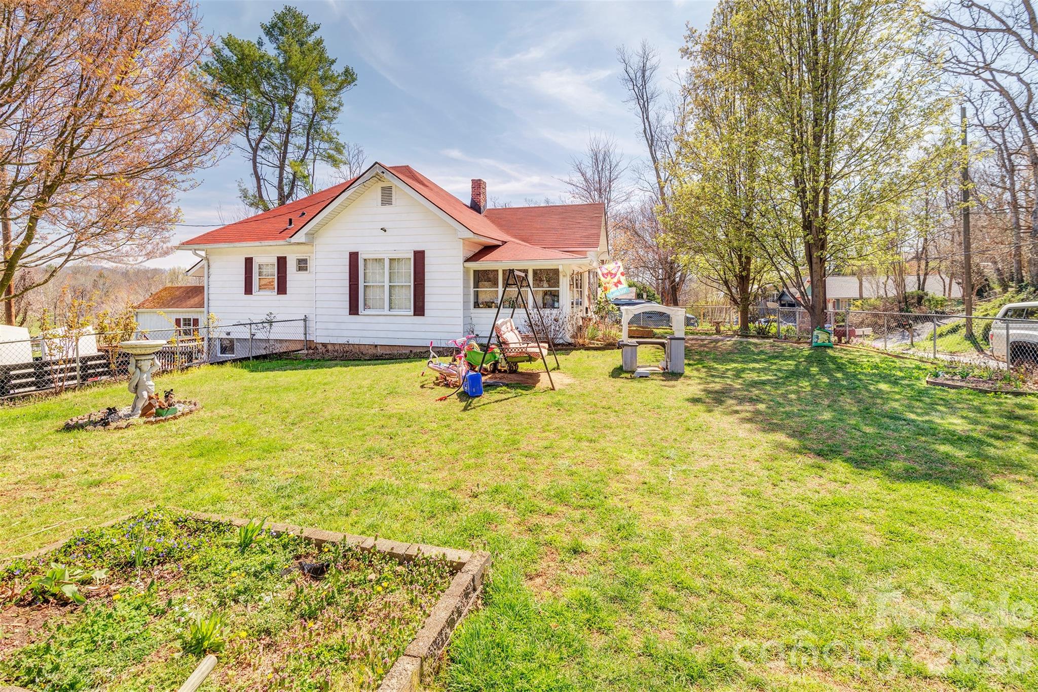 84 Swannanoa Avenue Property Photo 21