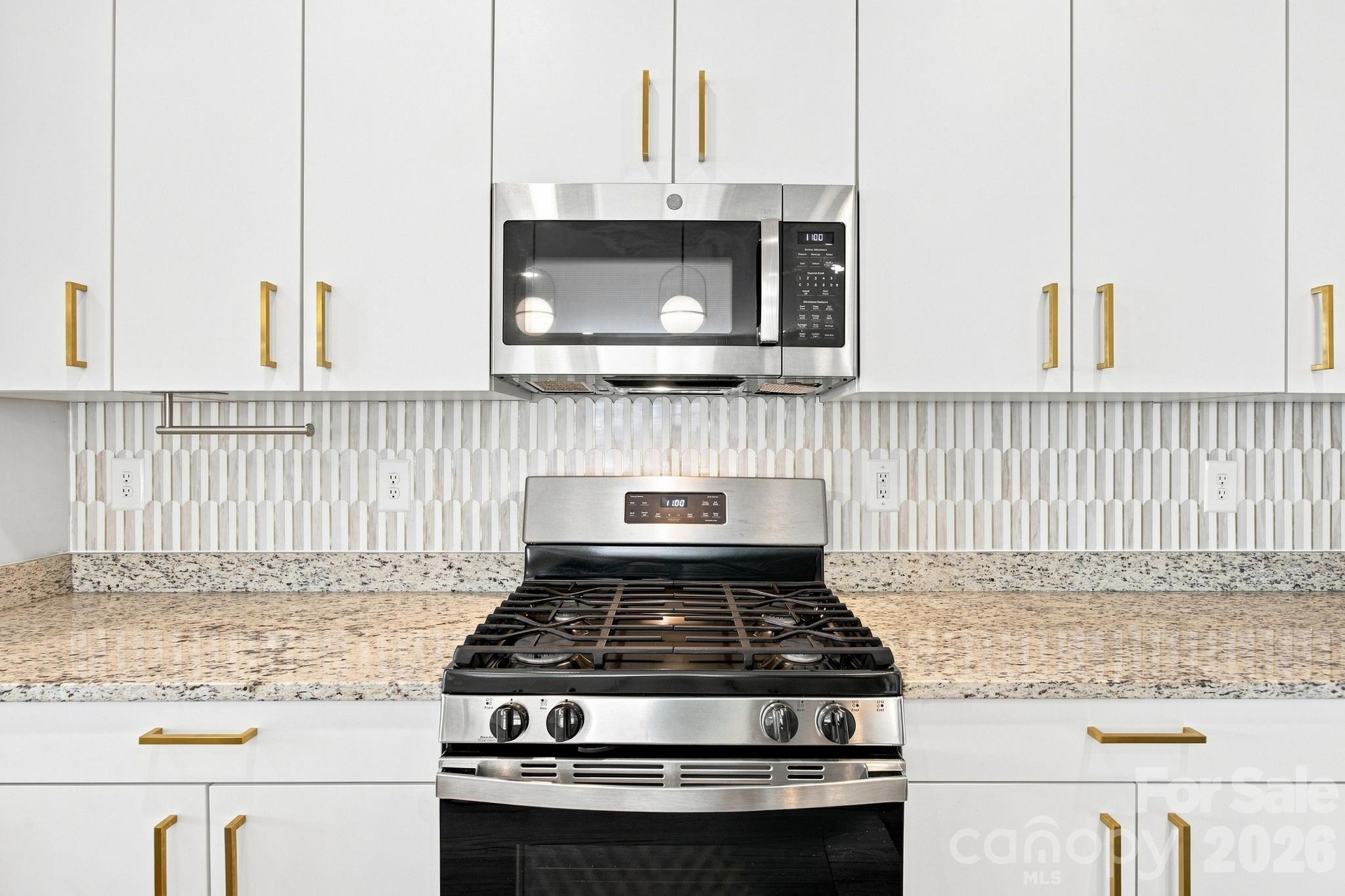 5968 Pier Drive Property Photo 10