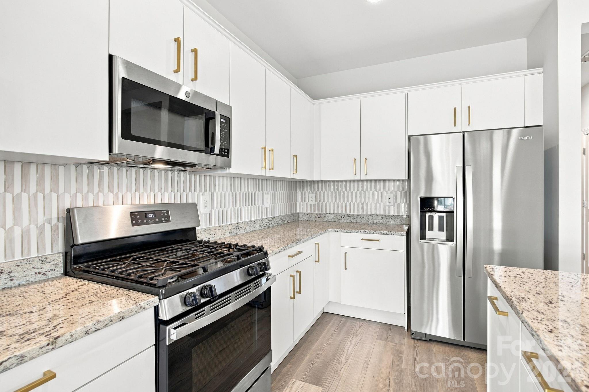 5968 Pier Drive Property Photo 11