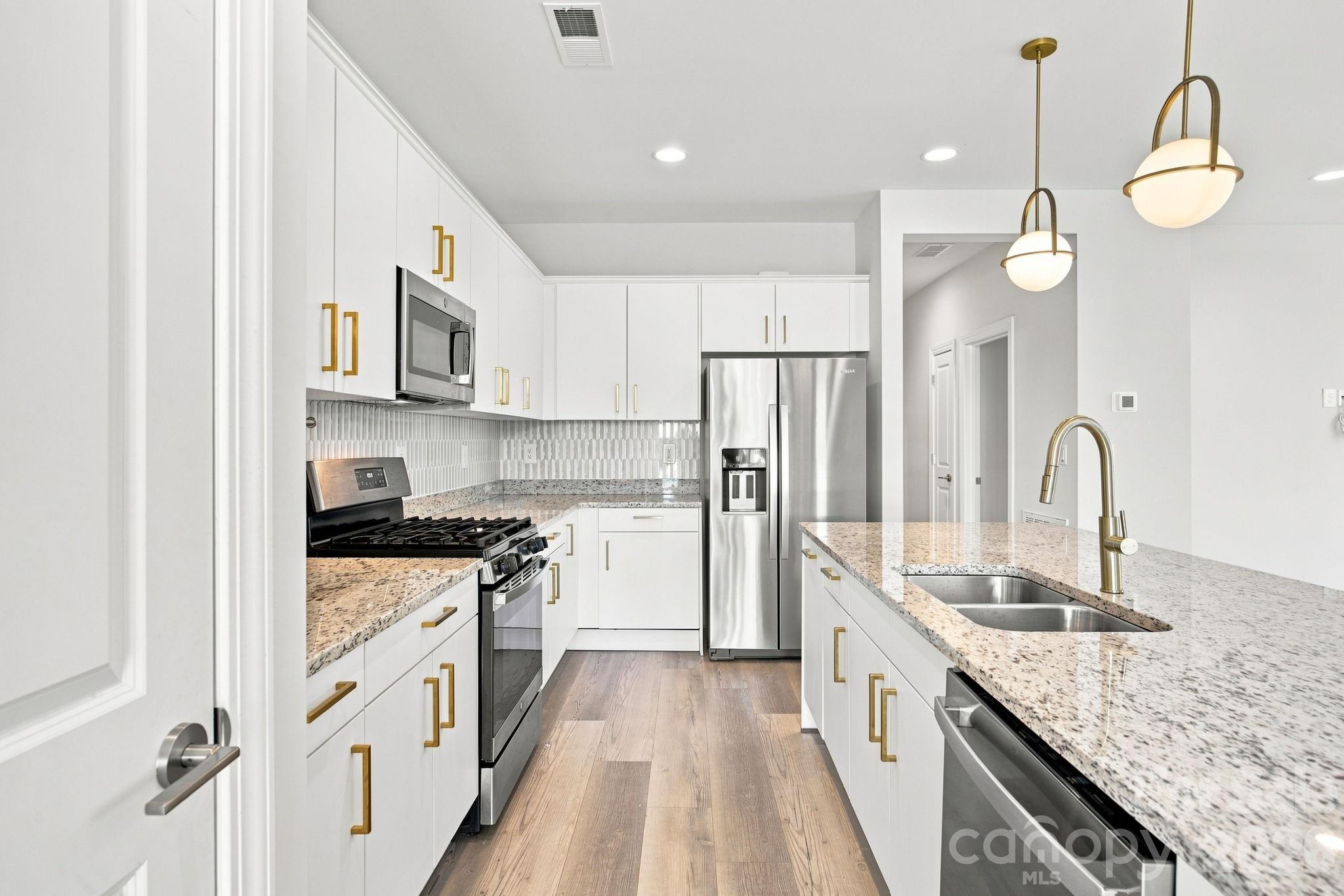 5968 Pier Drive Property Photo 12