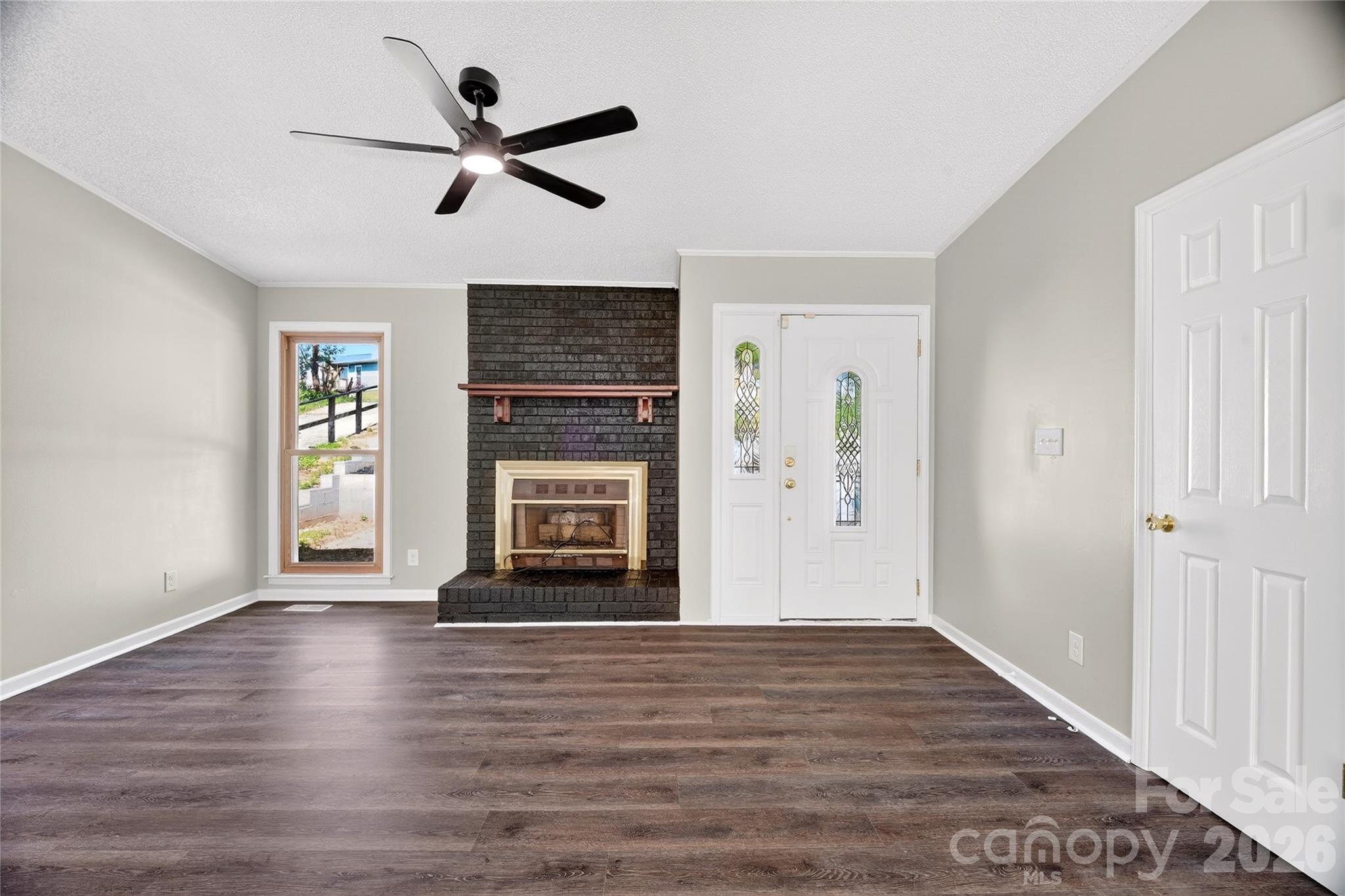 1919 Oak Hollow Road Property Photo 4