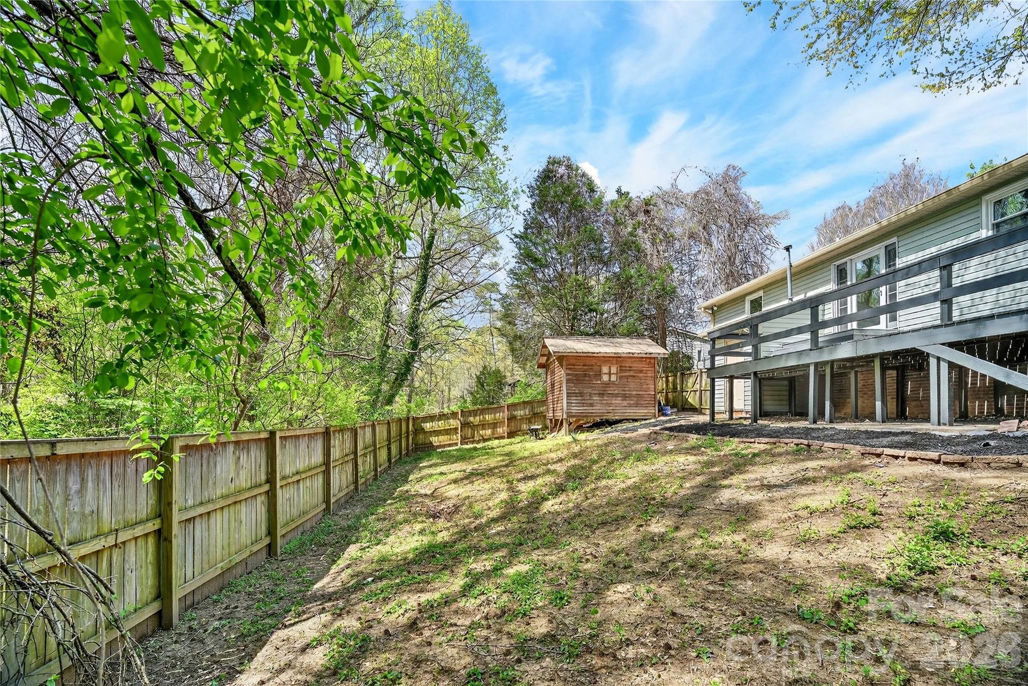 1919 Oak Hollow Road Property Photo 9