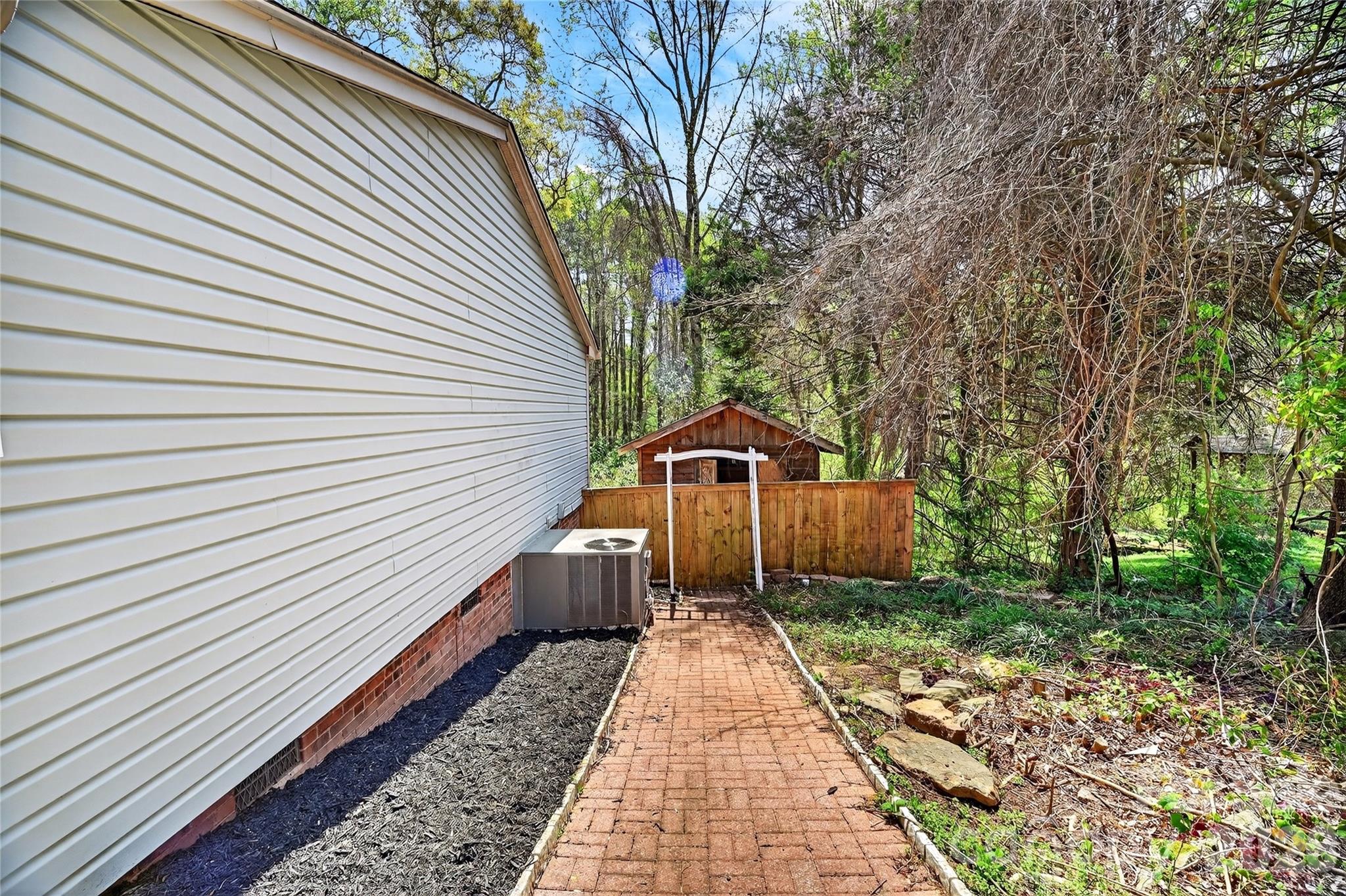 1919 Oak Hollow Road Property Photo 28