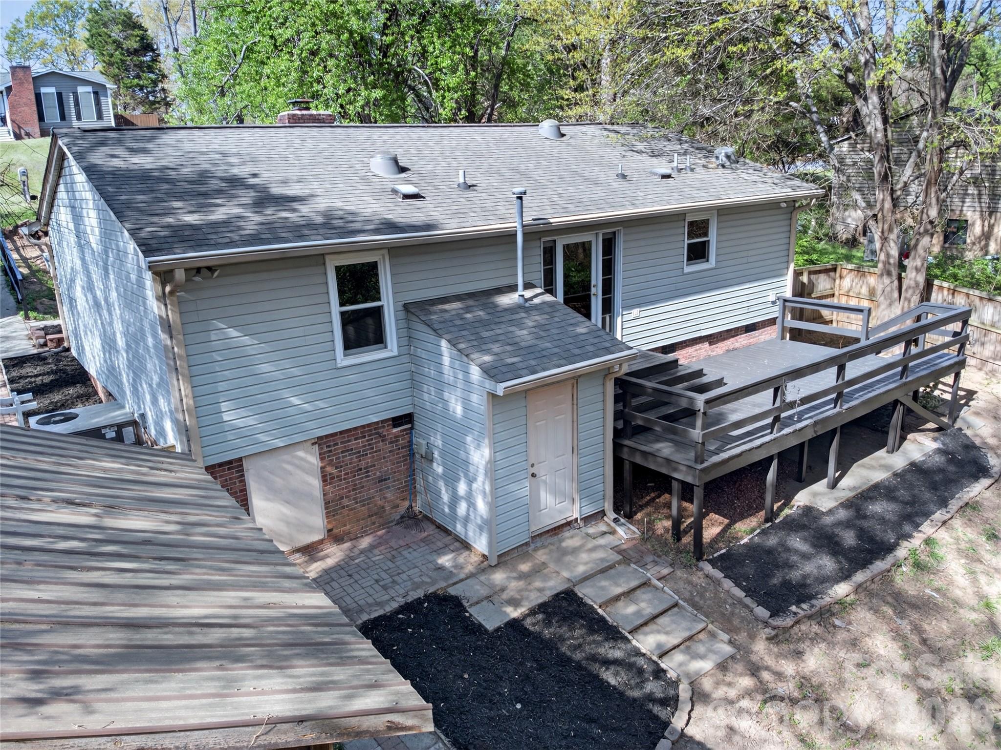 1919 Oak Hollow Road Property Photo 32