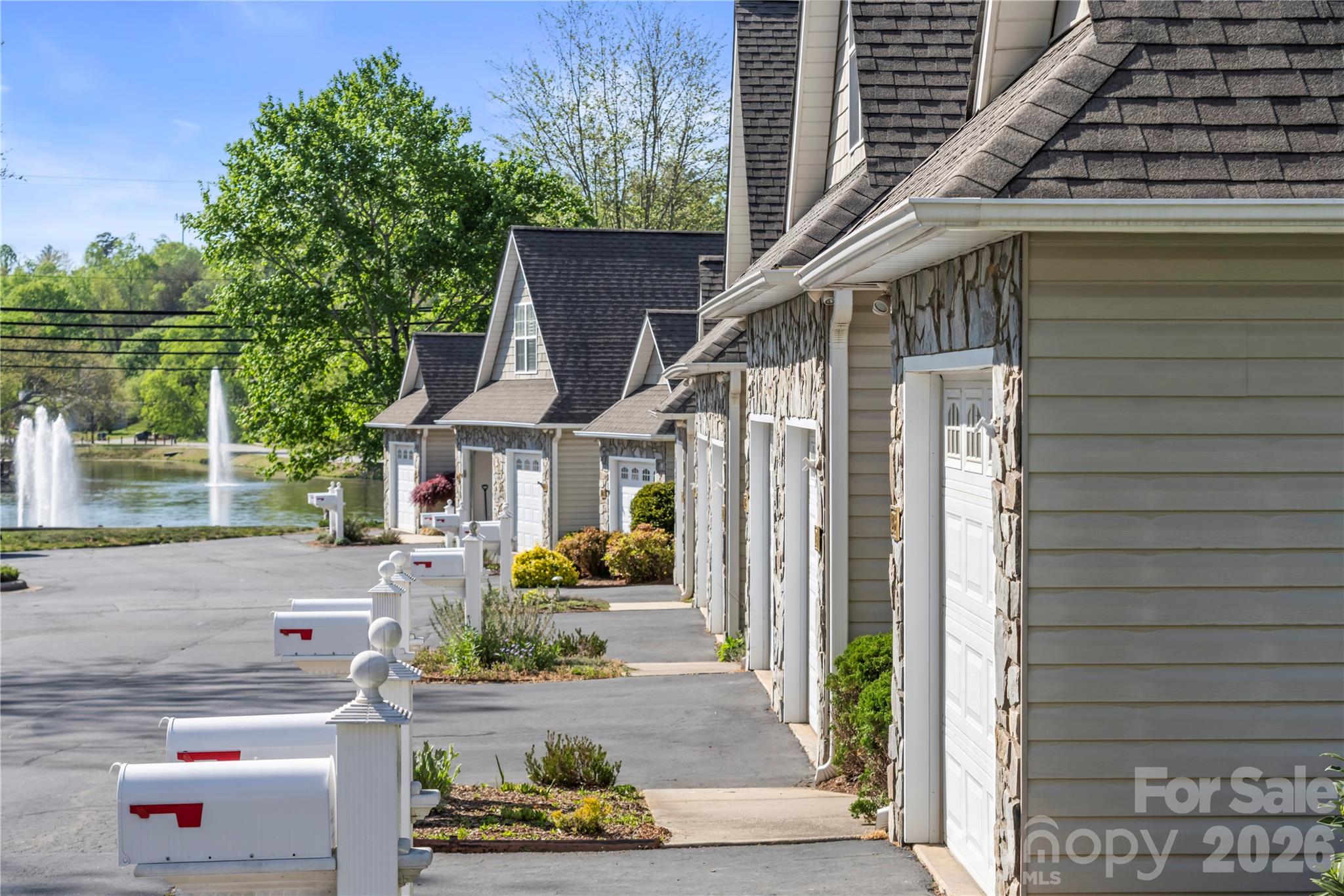 206 Waters Edge Drive Property Photo 1