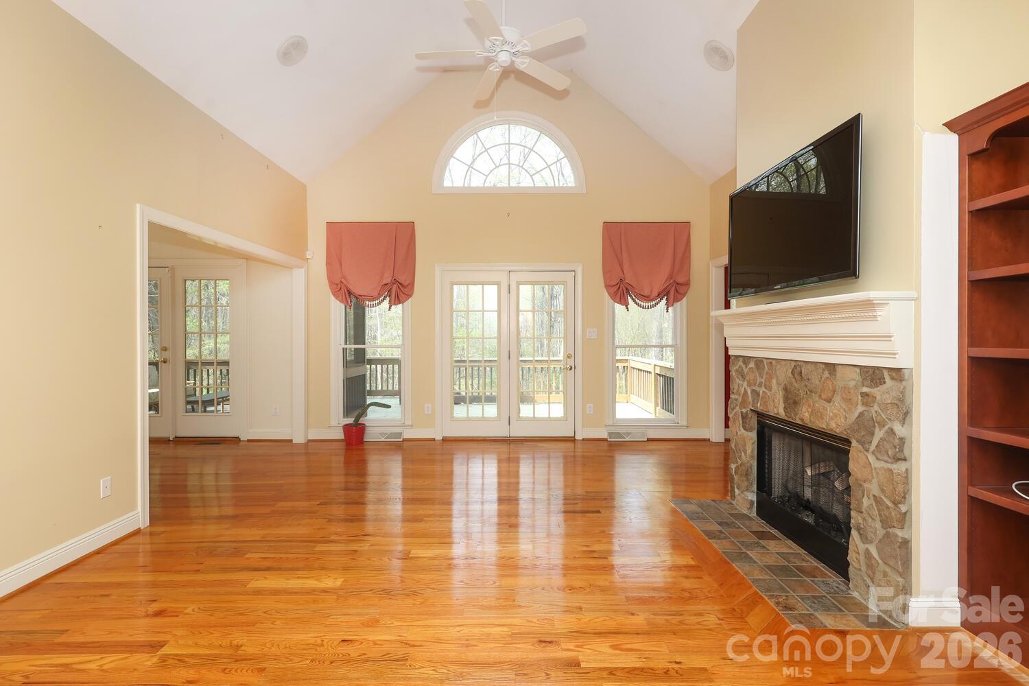 1406 Woodhurst Drive Property Photo 9