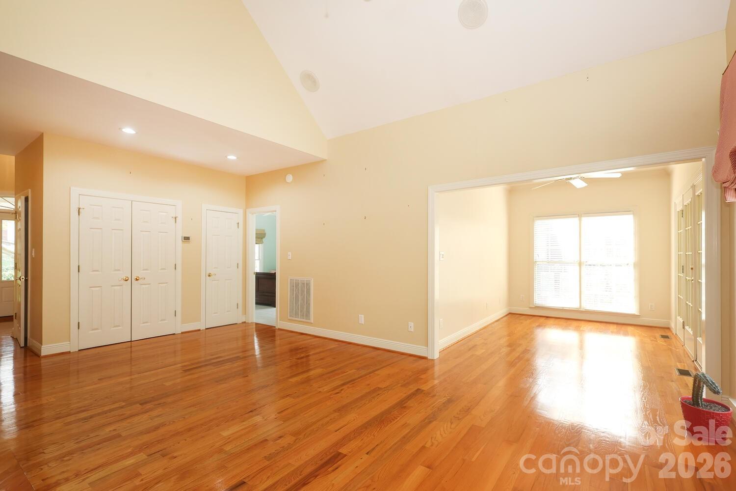 1406 Woodhurst Drive Property Photo 12