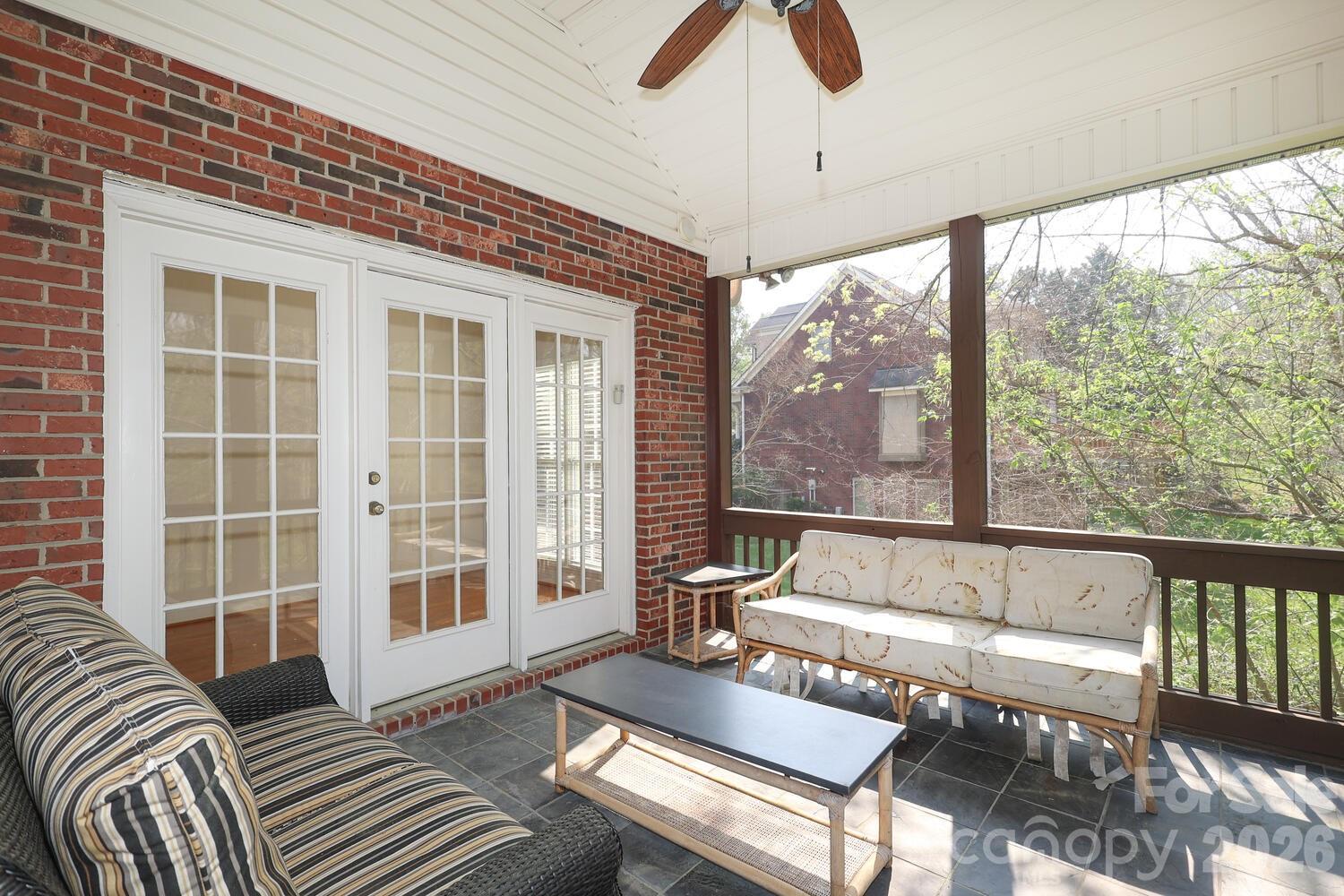 1406 Woodhurst Drive Property Photo 16