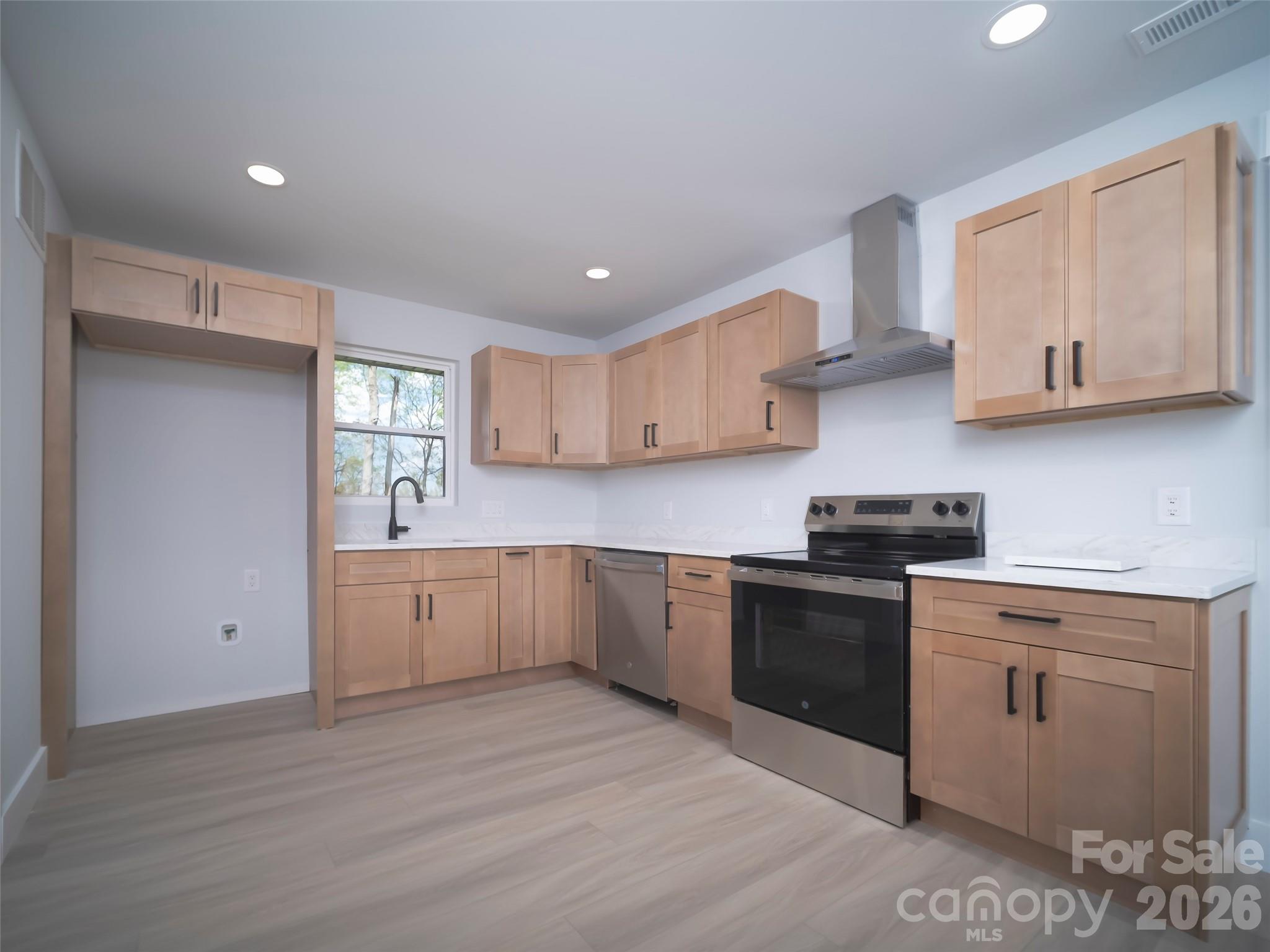 1325 Armstrong Road Property Photo 6