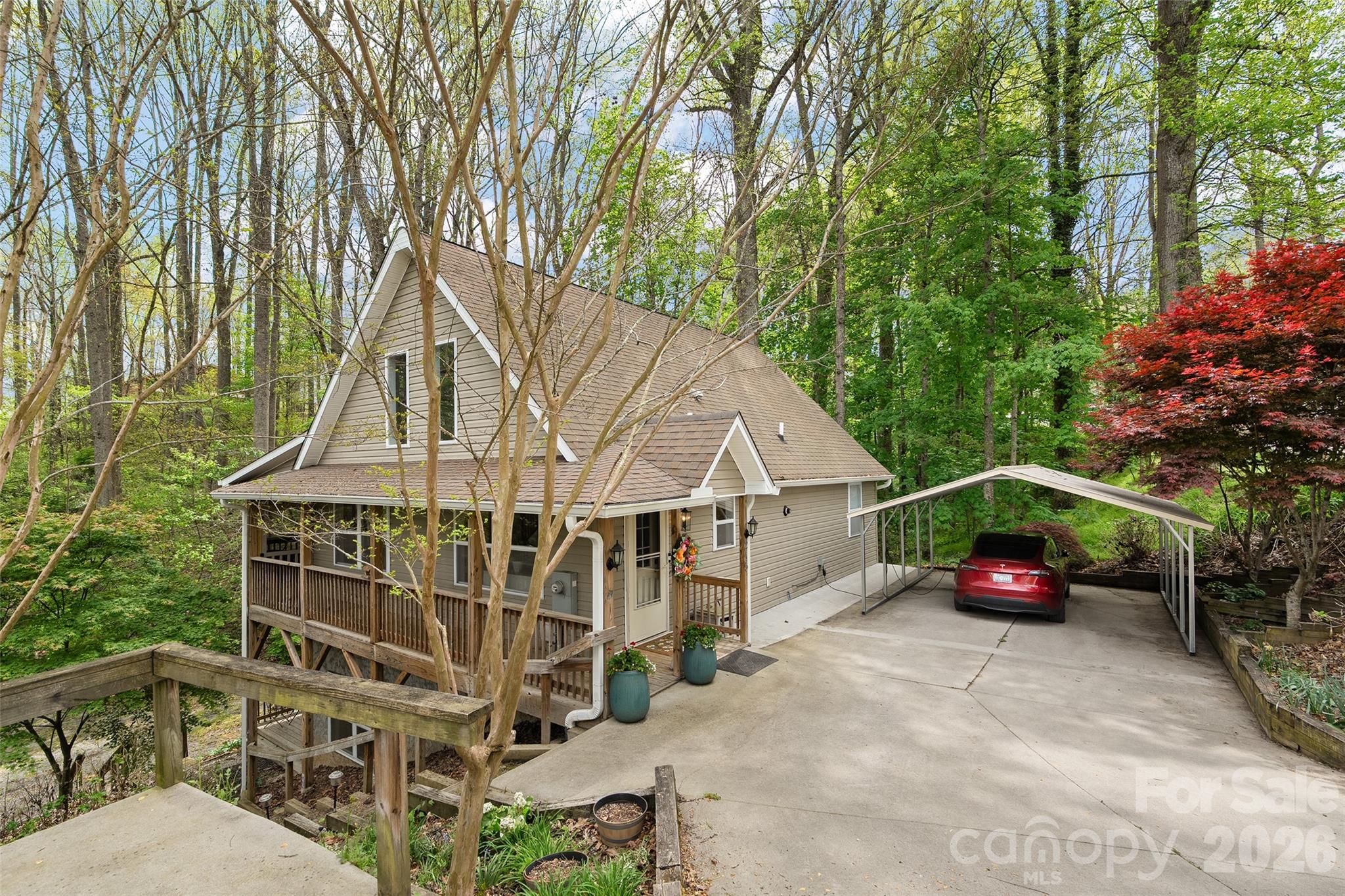 215 Atkins Loop Property Photo 1