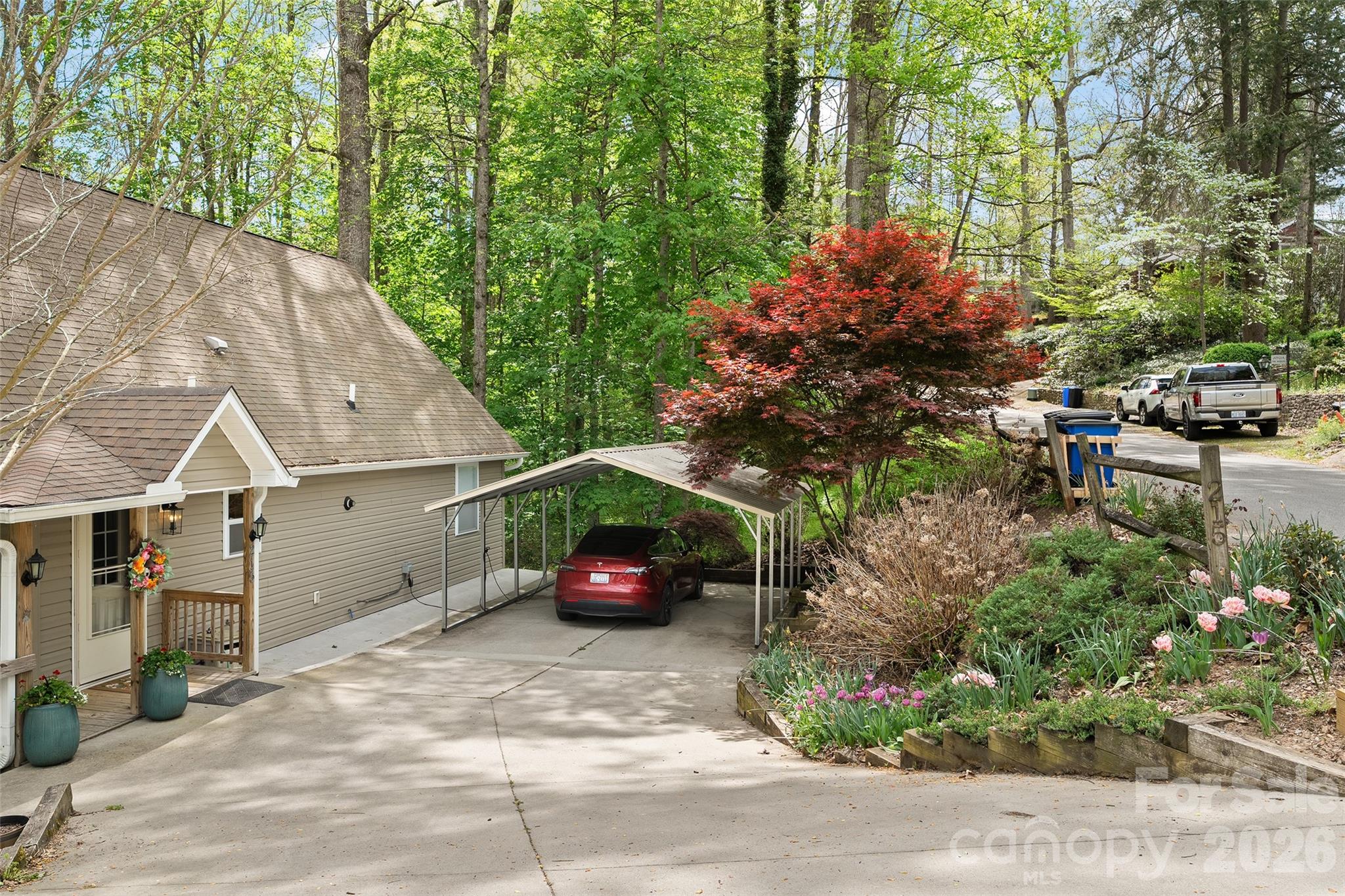 215 Atkins Loop Property Photo 4