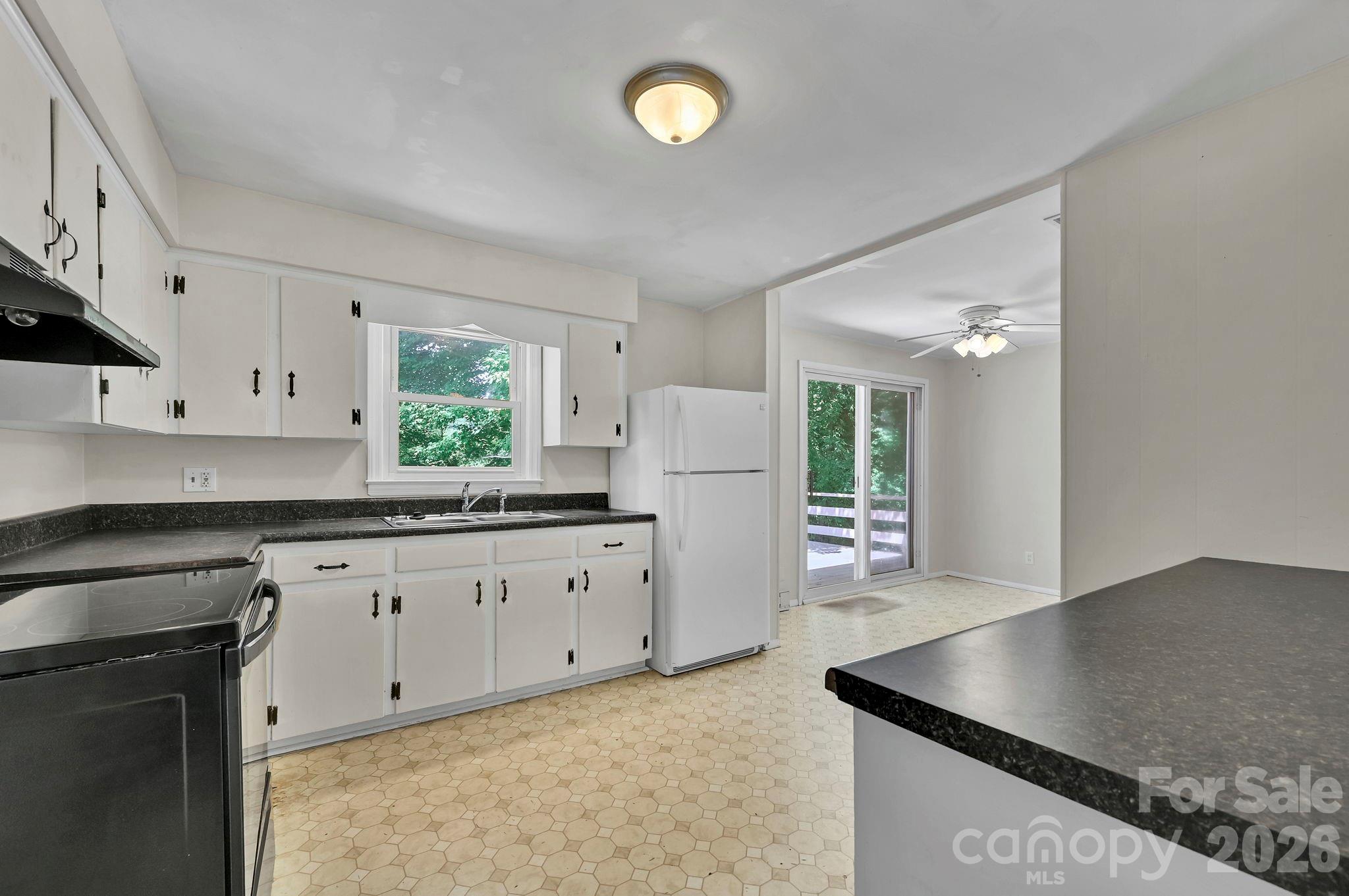 297 White Pine Drive Property Photo 6
