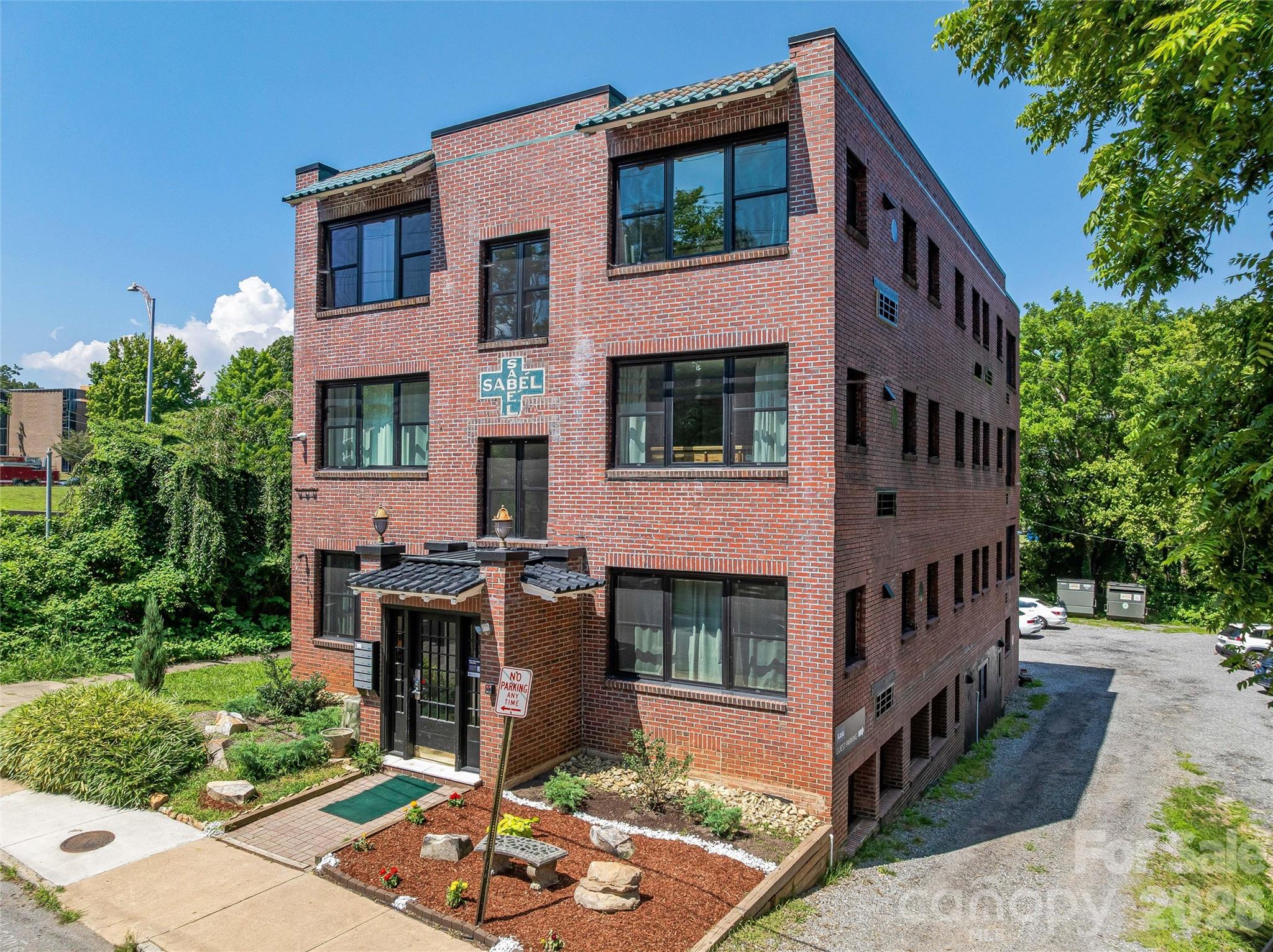 42 Furman Avenue Property Photo 1