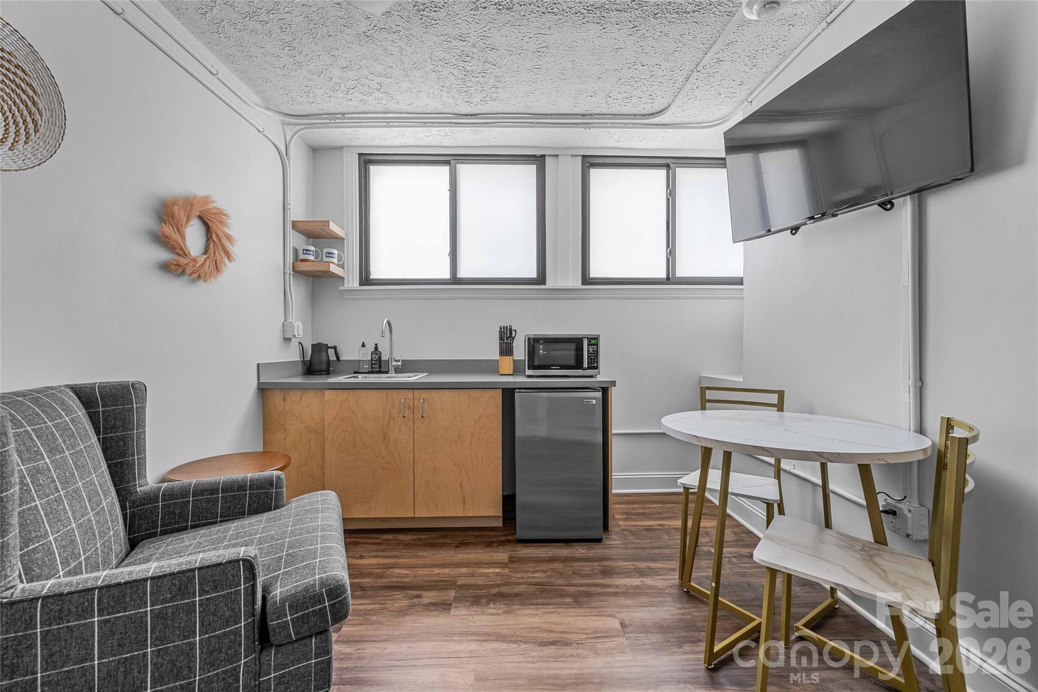 42 Furman Avenue Property Photo 4