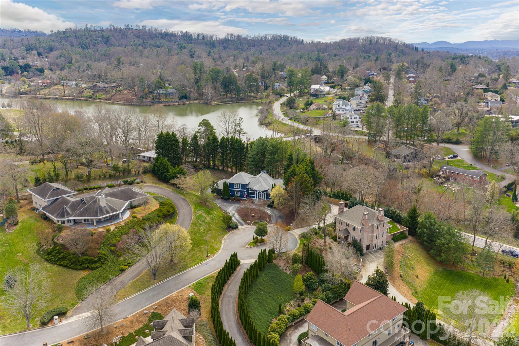 6 Oxford Court Property Photo 4
