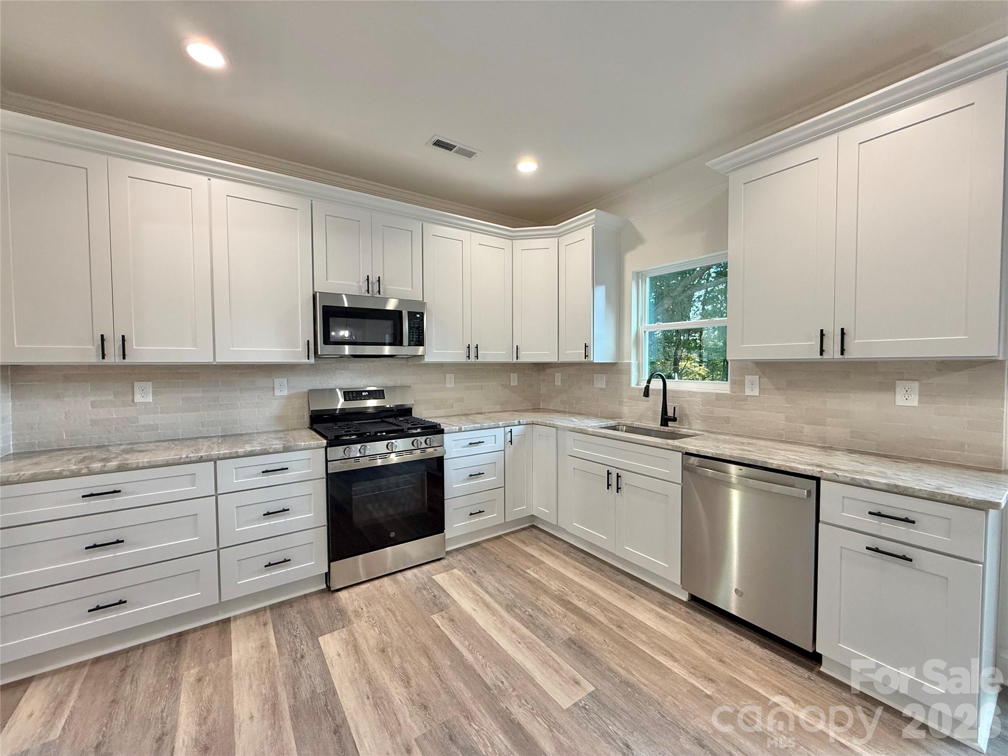 2902 Sweetgrass Lane Property Photo 8