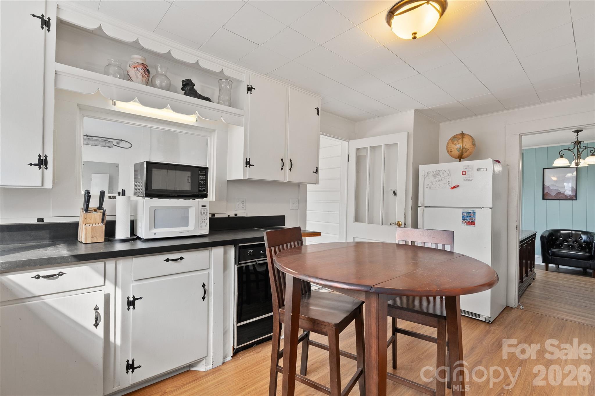 89 Walnut Street Property Photo 12