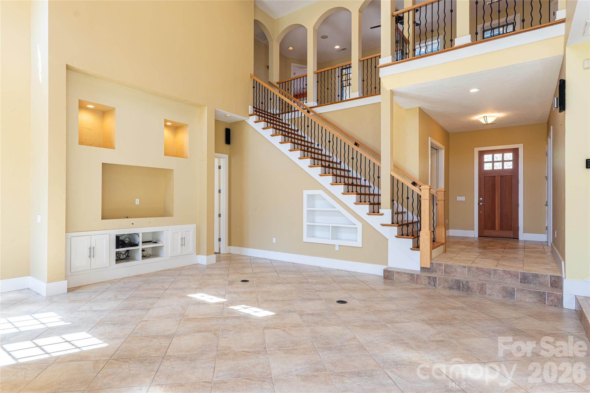 236 Racquet Club Road Property Photo 9