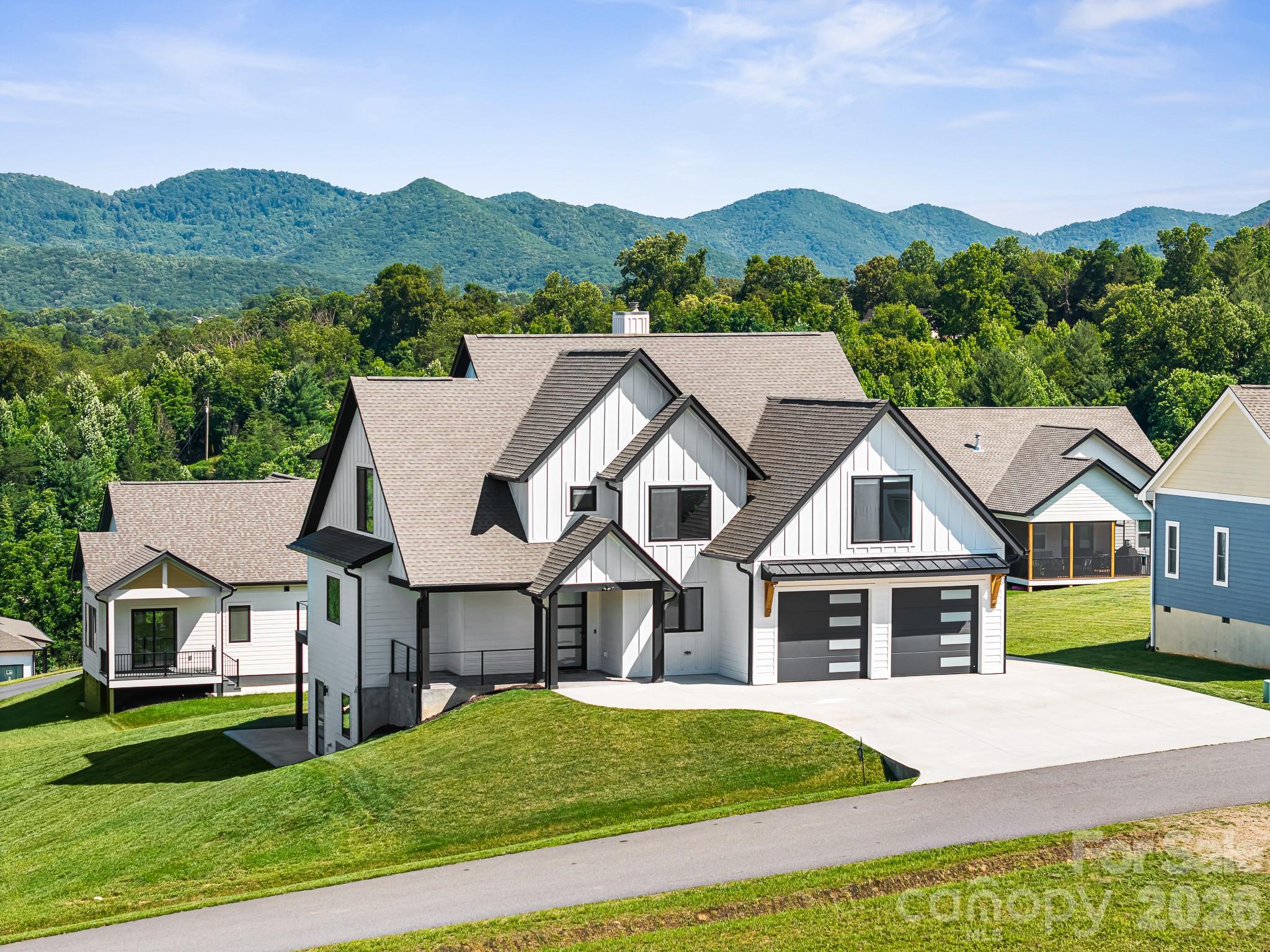 1026 Hillside Ridge Road Property Photo 3