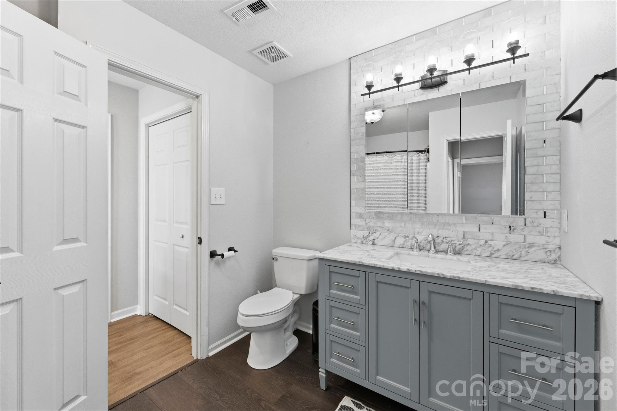 3924 Mohawk Court Property Photo 9