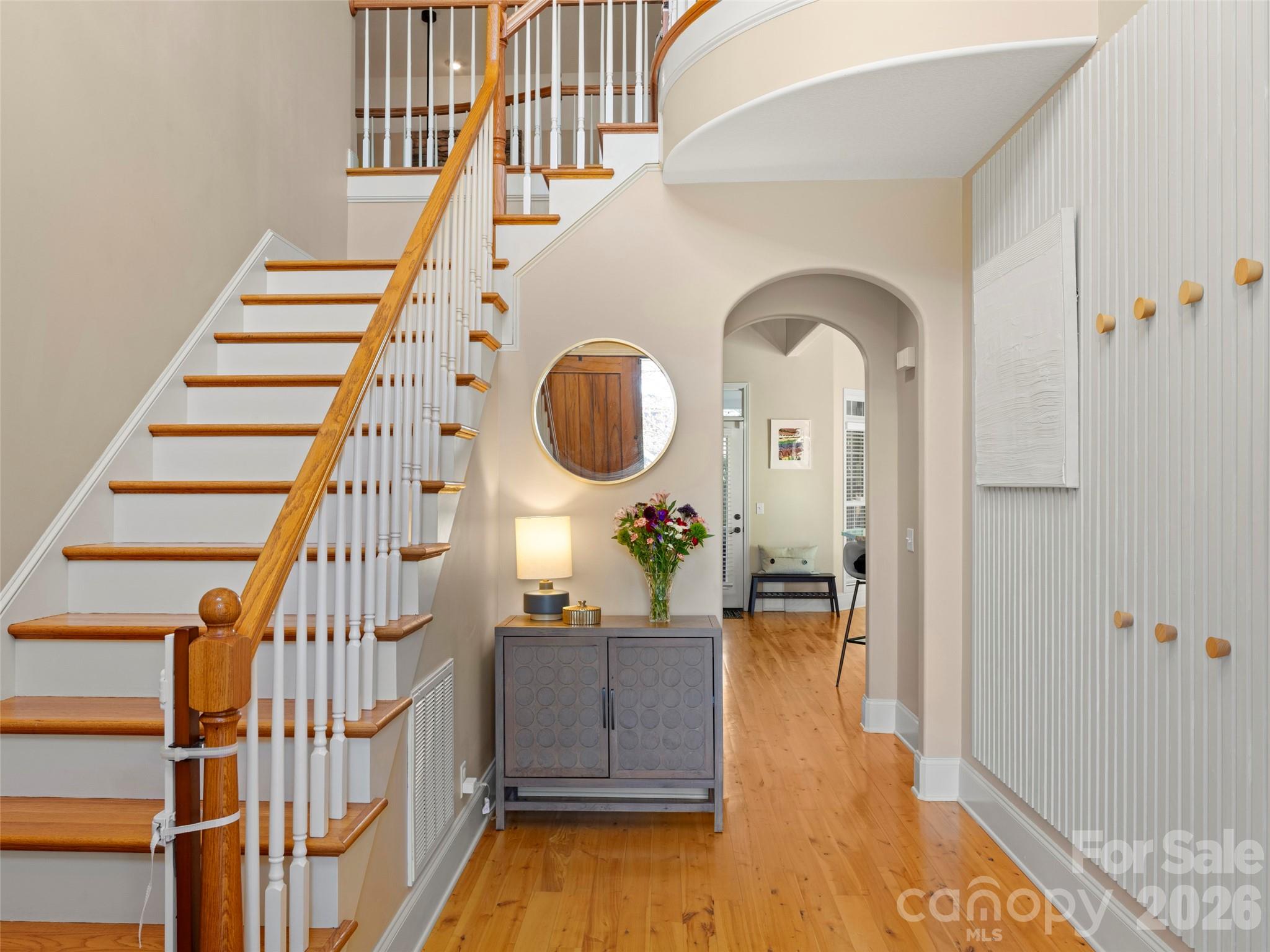 47 Ledgestone Drive Property Photo 4