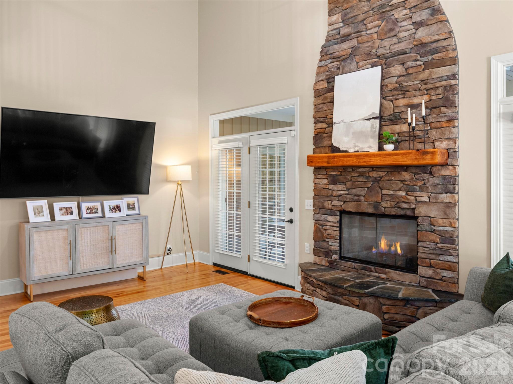 47 Ledgestone Drive Property Photo 6