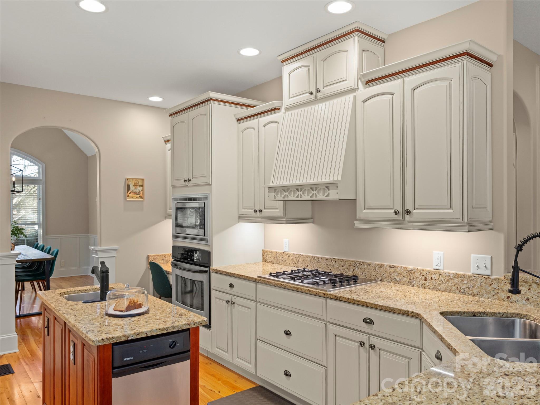47 Ledgestone Drive Property Photo 12