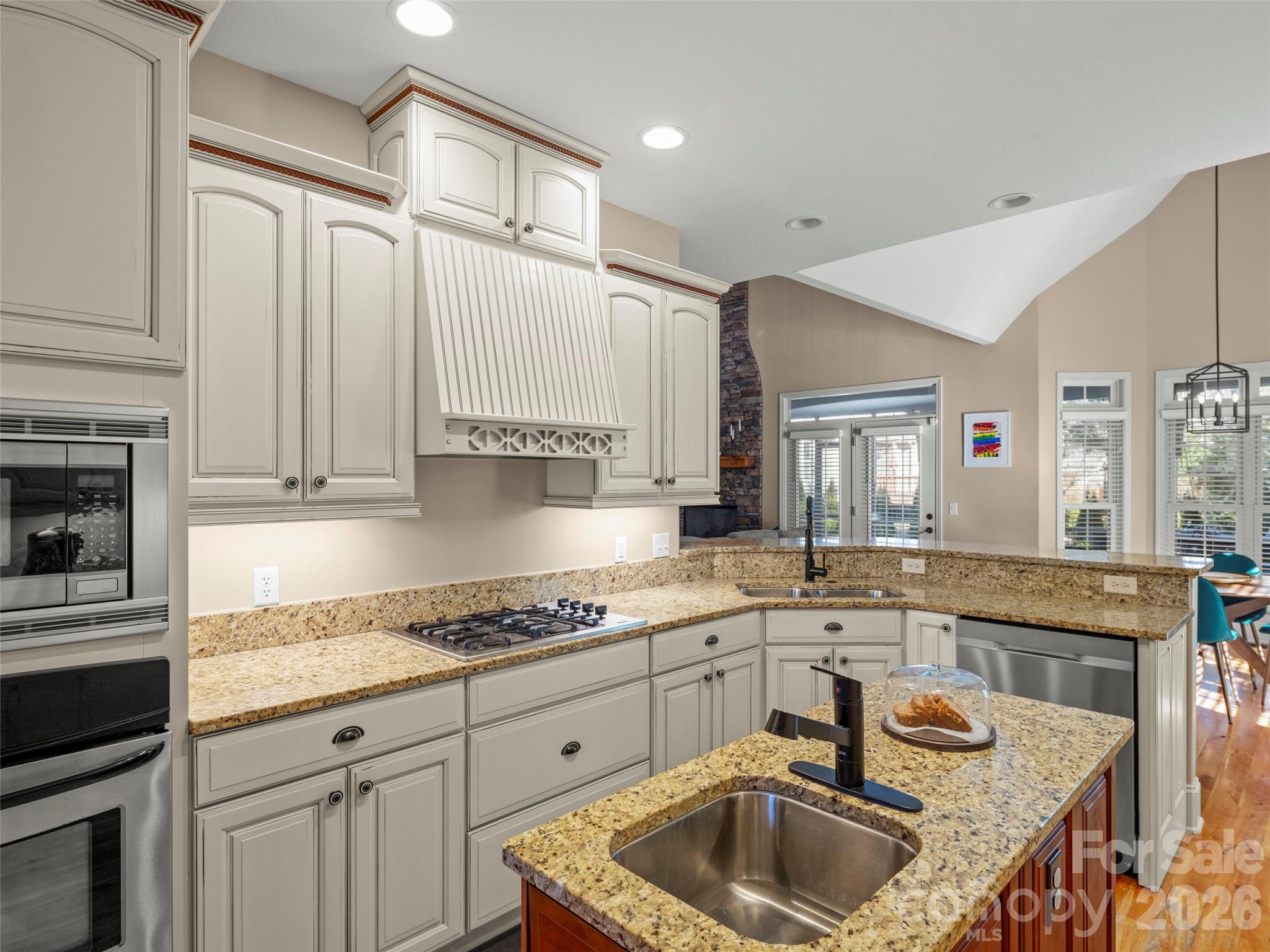 47 Ledgestone Drive Property Photo 13