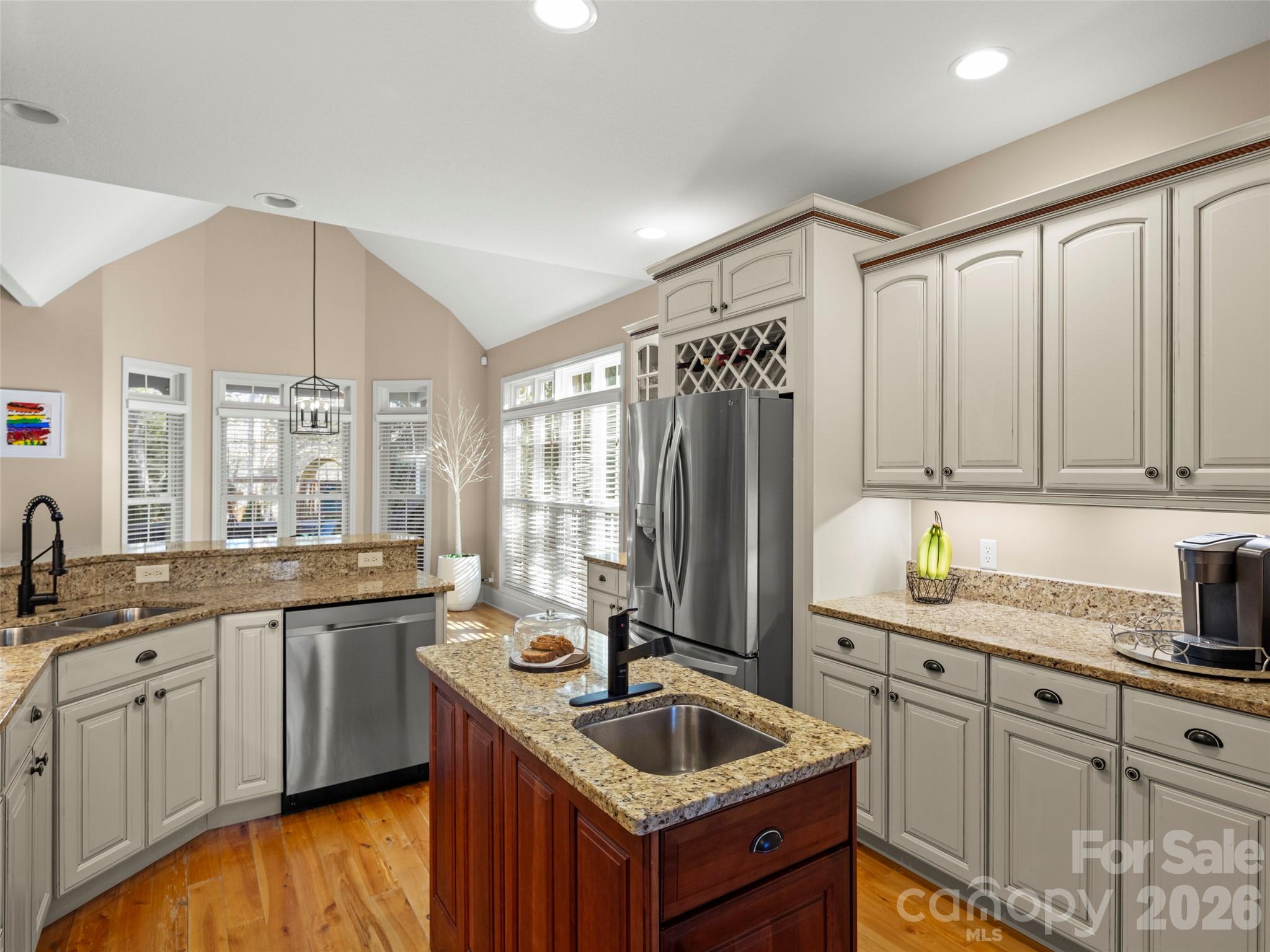 47 Ledgestone Drive Property Photo 14