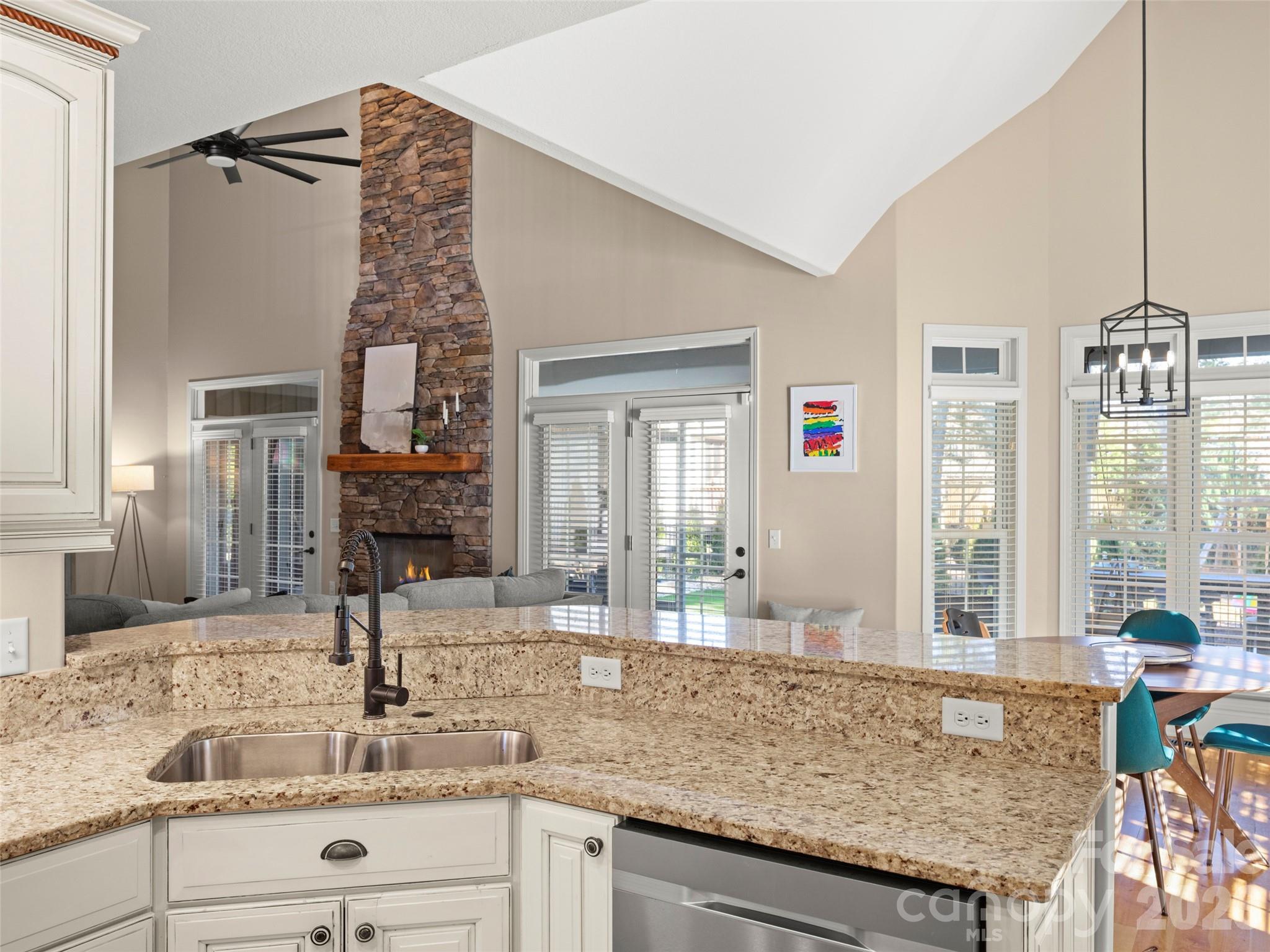 47 Ledgestone Drive Property Photo 15