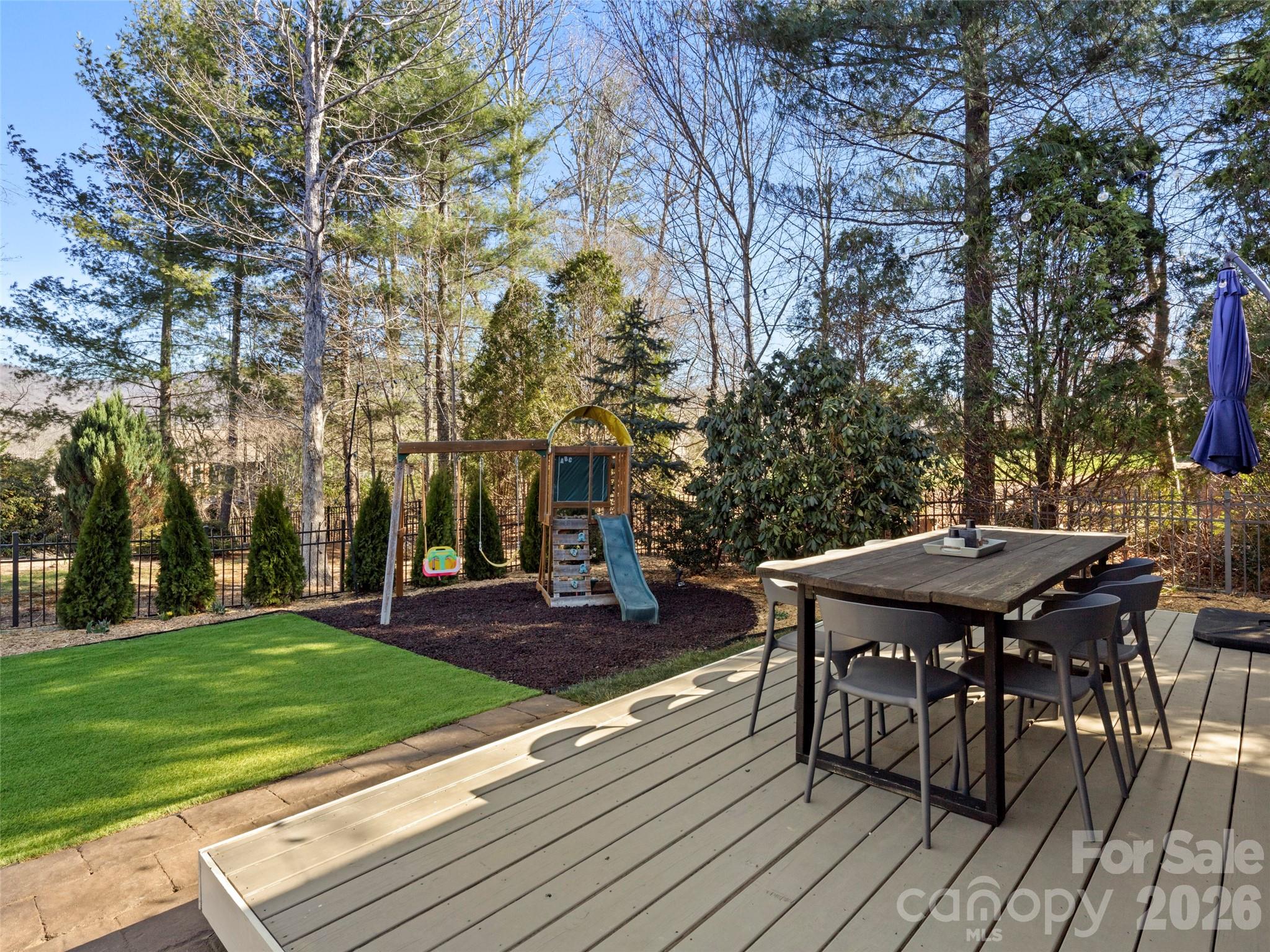 47 Ledgestone Drive Property Photo 32