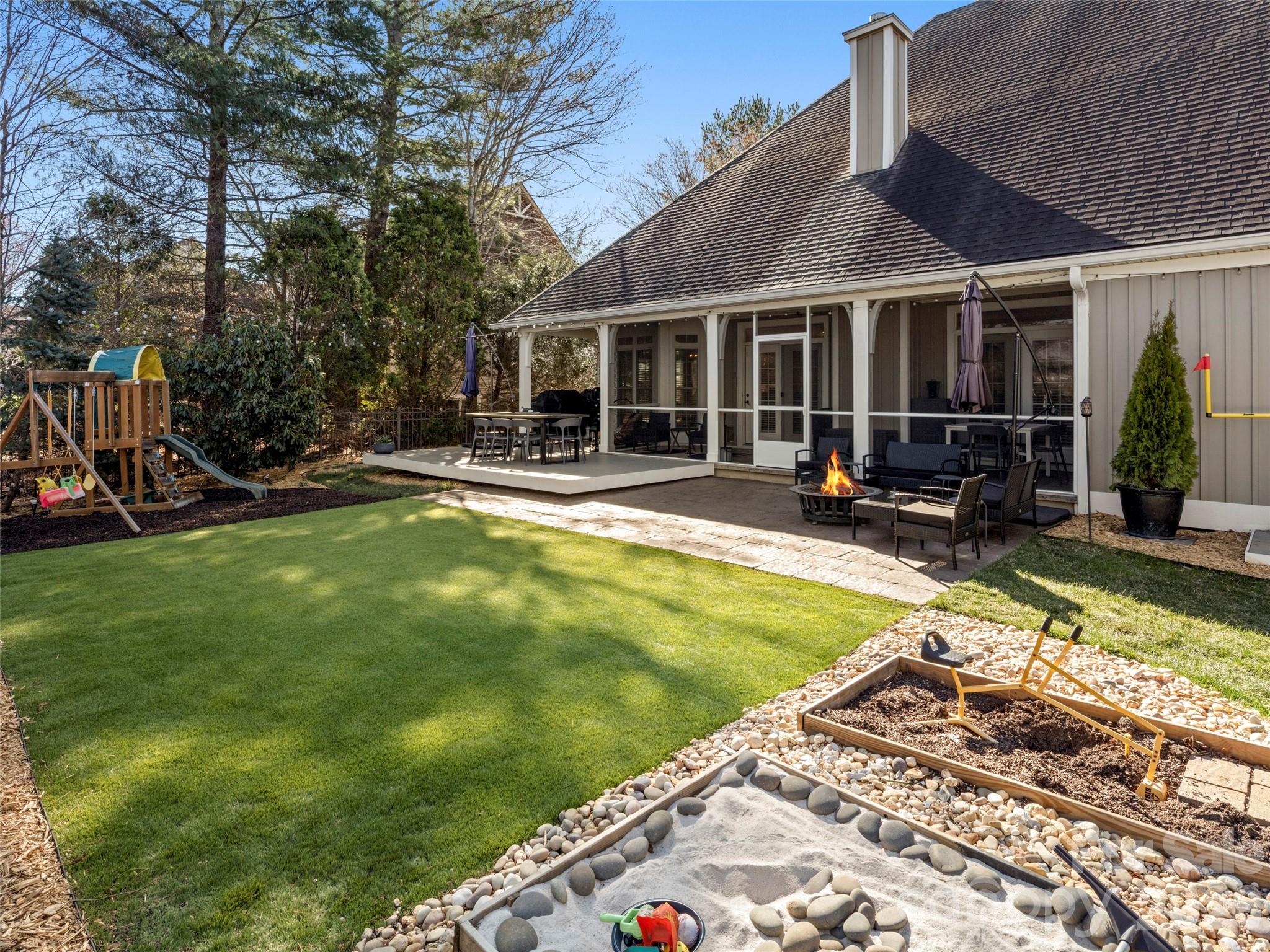 47 Ledgestone Drive Property Photo 33