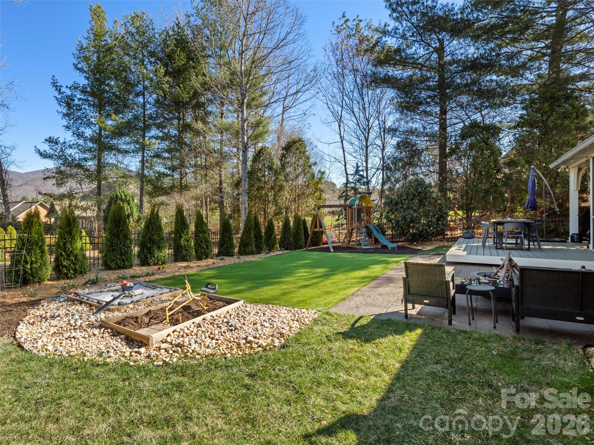 47 Ledgestone Drive Property Photo 35
