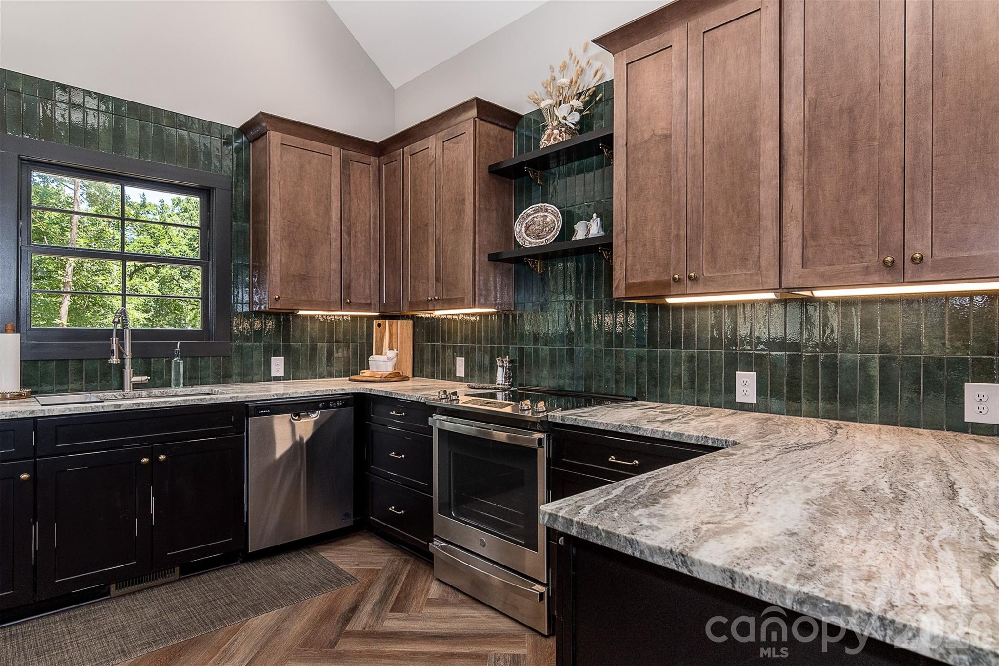 518 W Sharpe Street Property Photo 11