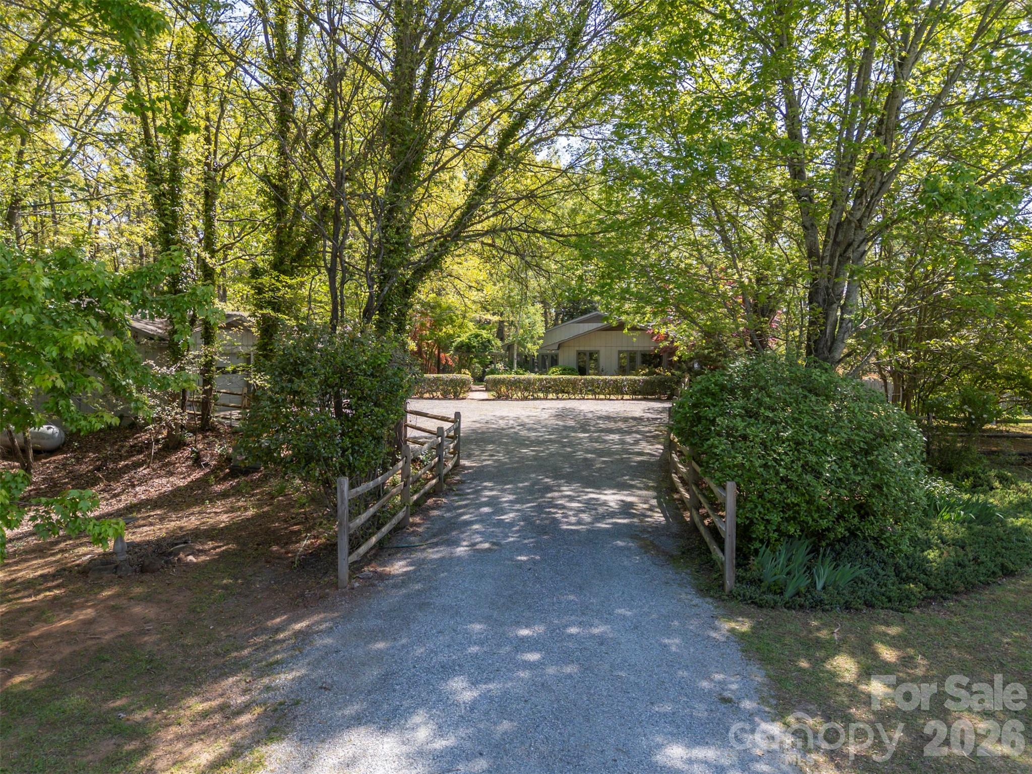 176 Fox Run Lane Property Photo 1