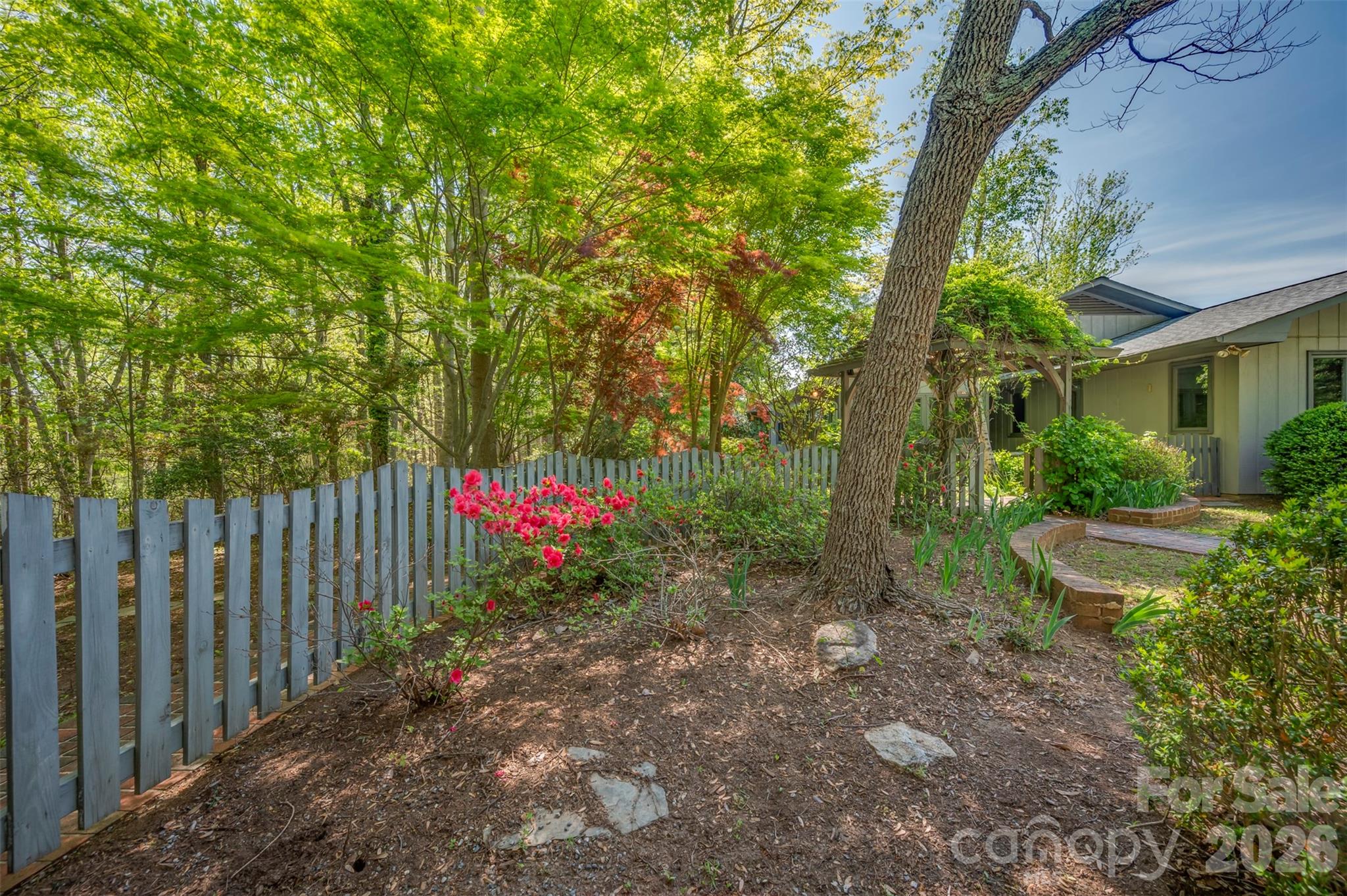 176 Fox Run Lane Property Photo 2