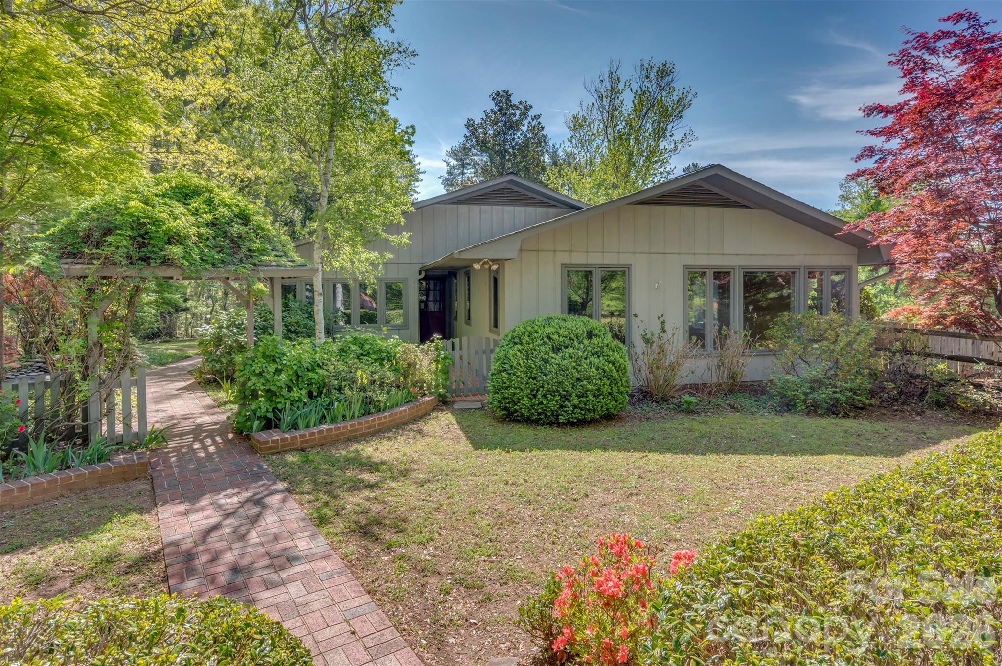 176 Fox Run Lane Property Photo 3