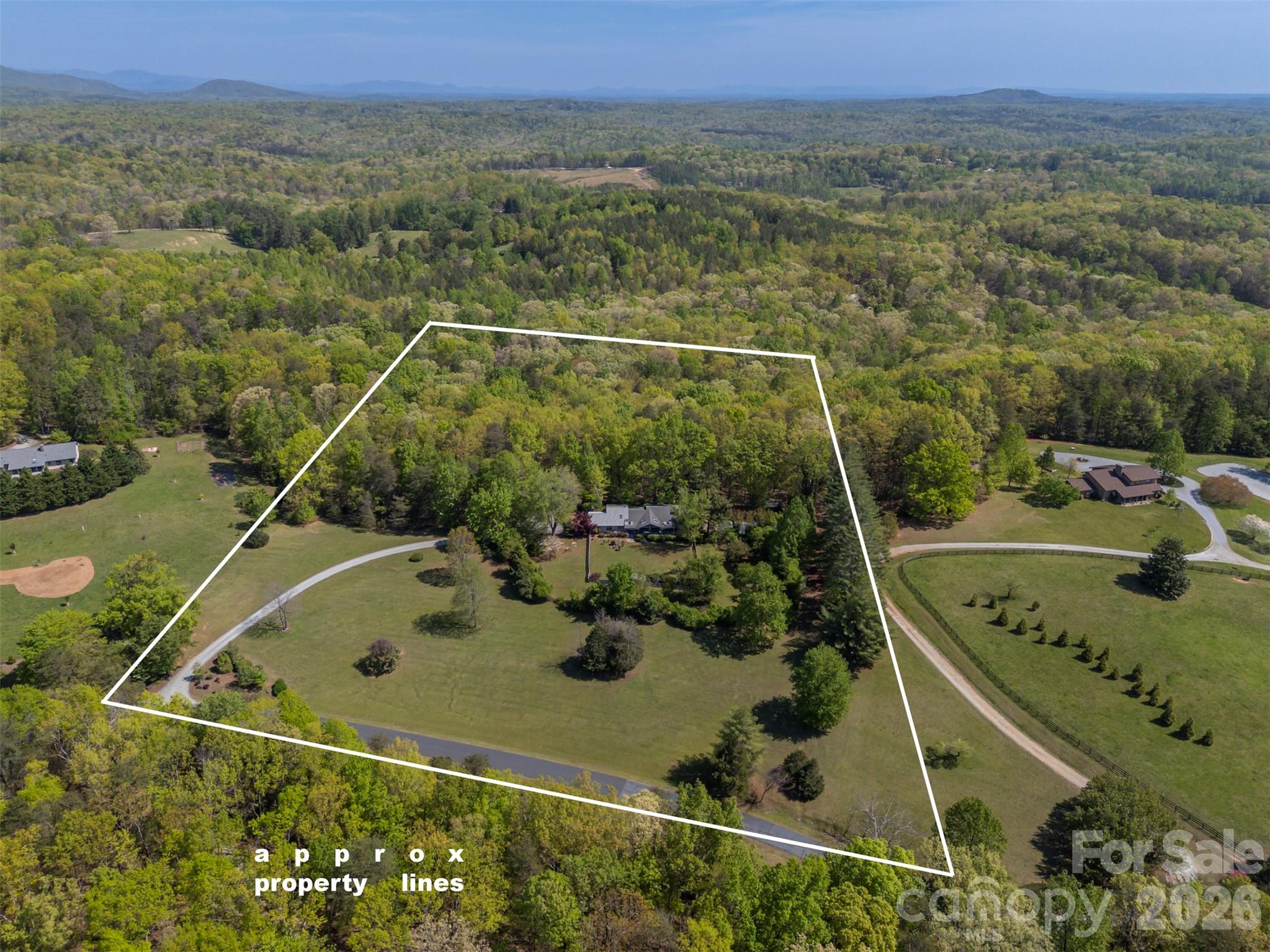 176 Fox Run Lane Property Photo 40