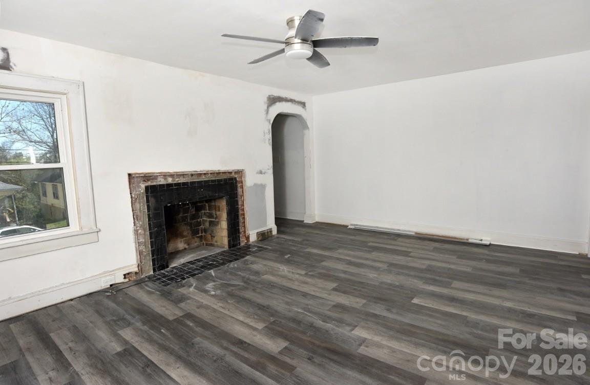 629 W Council Street Property Photo 6