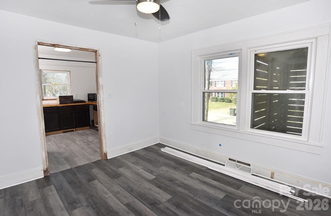 629 W Council Street Property Photo 11