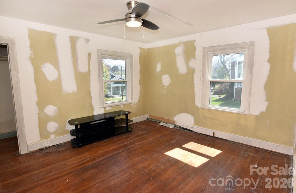 629 W Council Street Property Photo 15