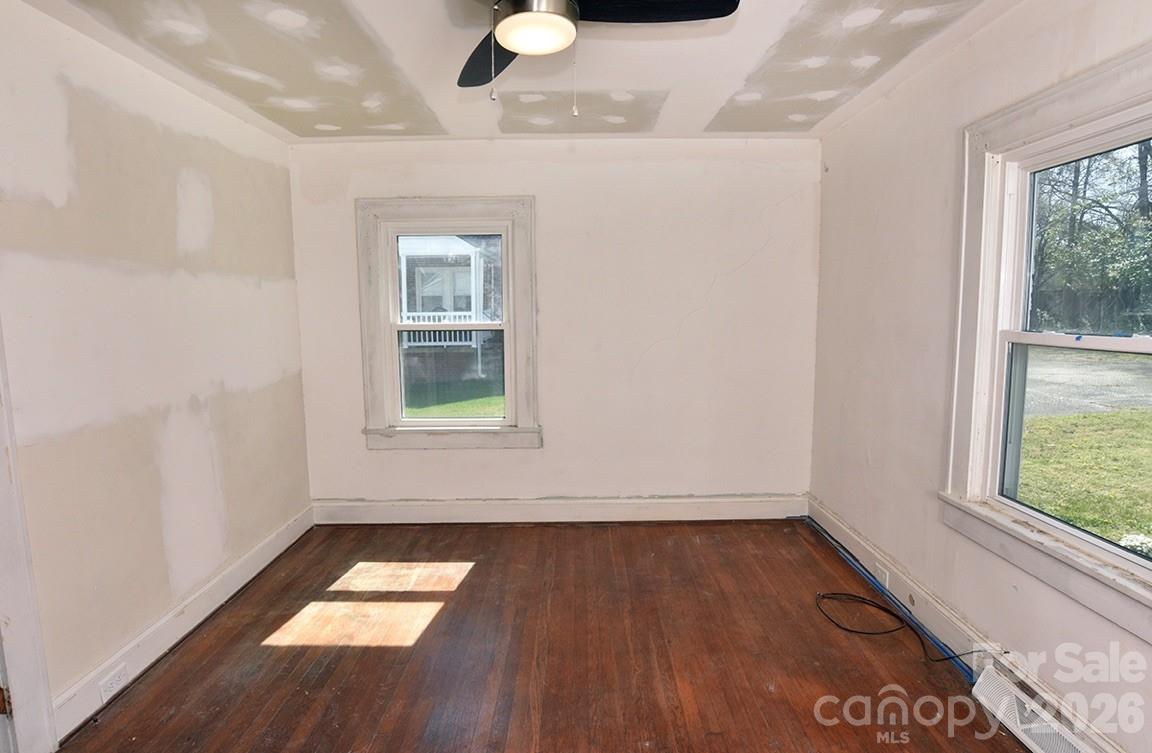 629 W Council Street Property Photo 17