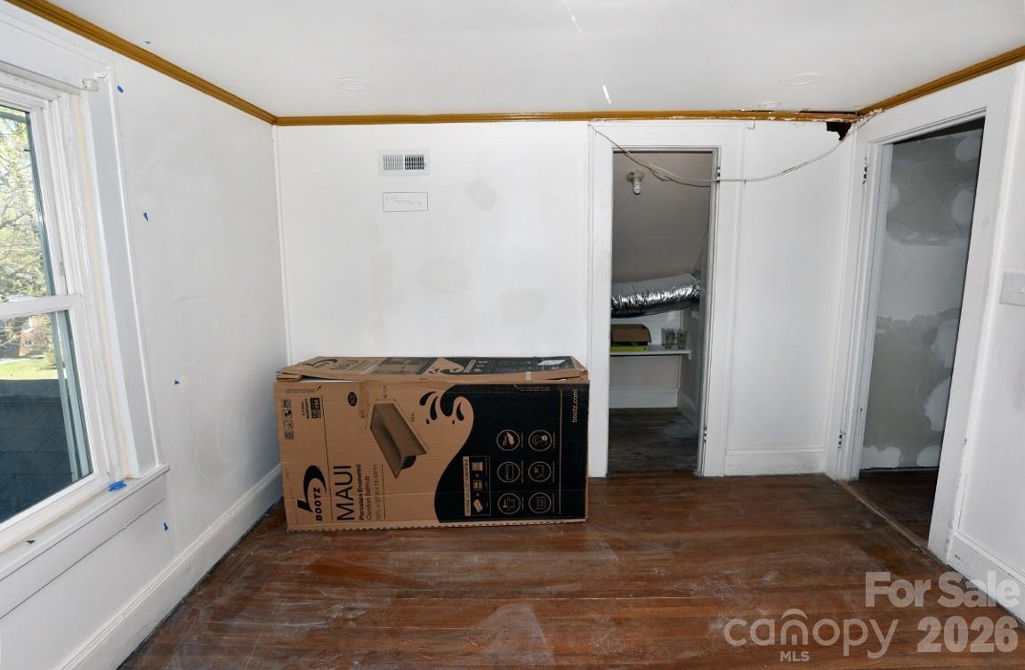 629 W Council Street Property Photo 20